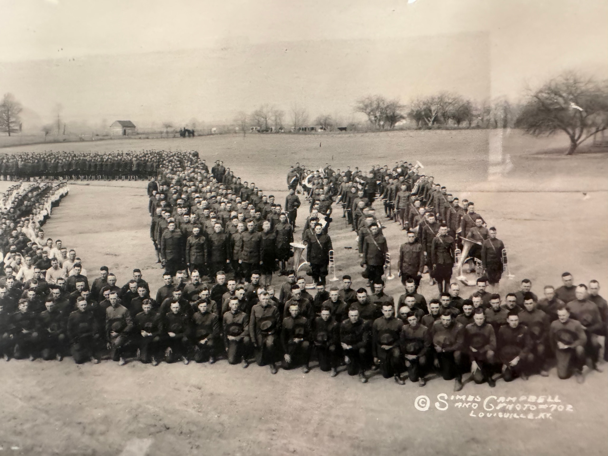 FIELD ARTILLERY BRIGADE FIRING CENTER, CAMP KNOX, WEST POINT, KY &ndash; 10,000 OFFICERS AND MEN BY SIMES AND CAMPBELL, 1918