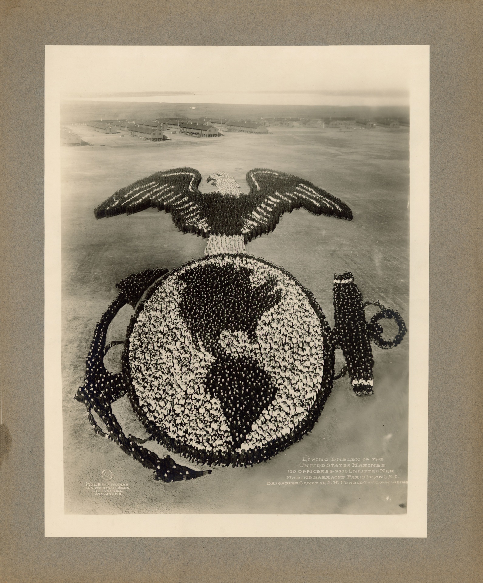 MOLE &amp; THOMAS PHOTOGRAPH