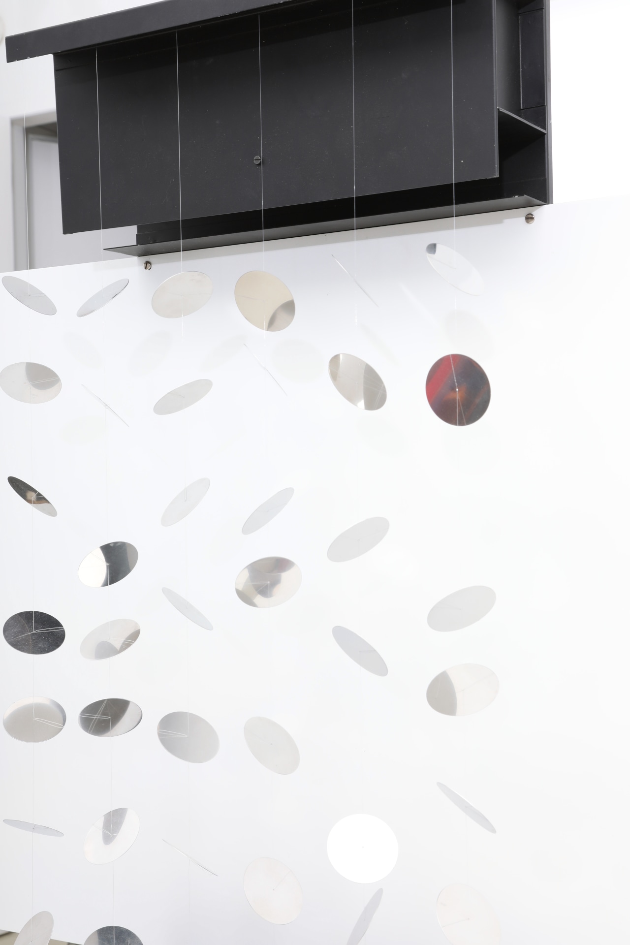 Julio Le Parc's &quot;Continuel Lumi&egrave;re mobile n.23&quot; Kinetic sculpture, detailed view of hanging metal spheres