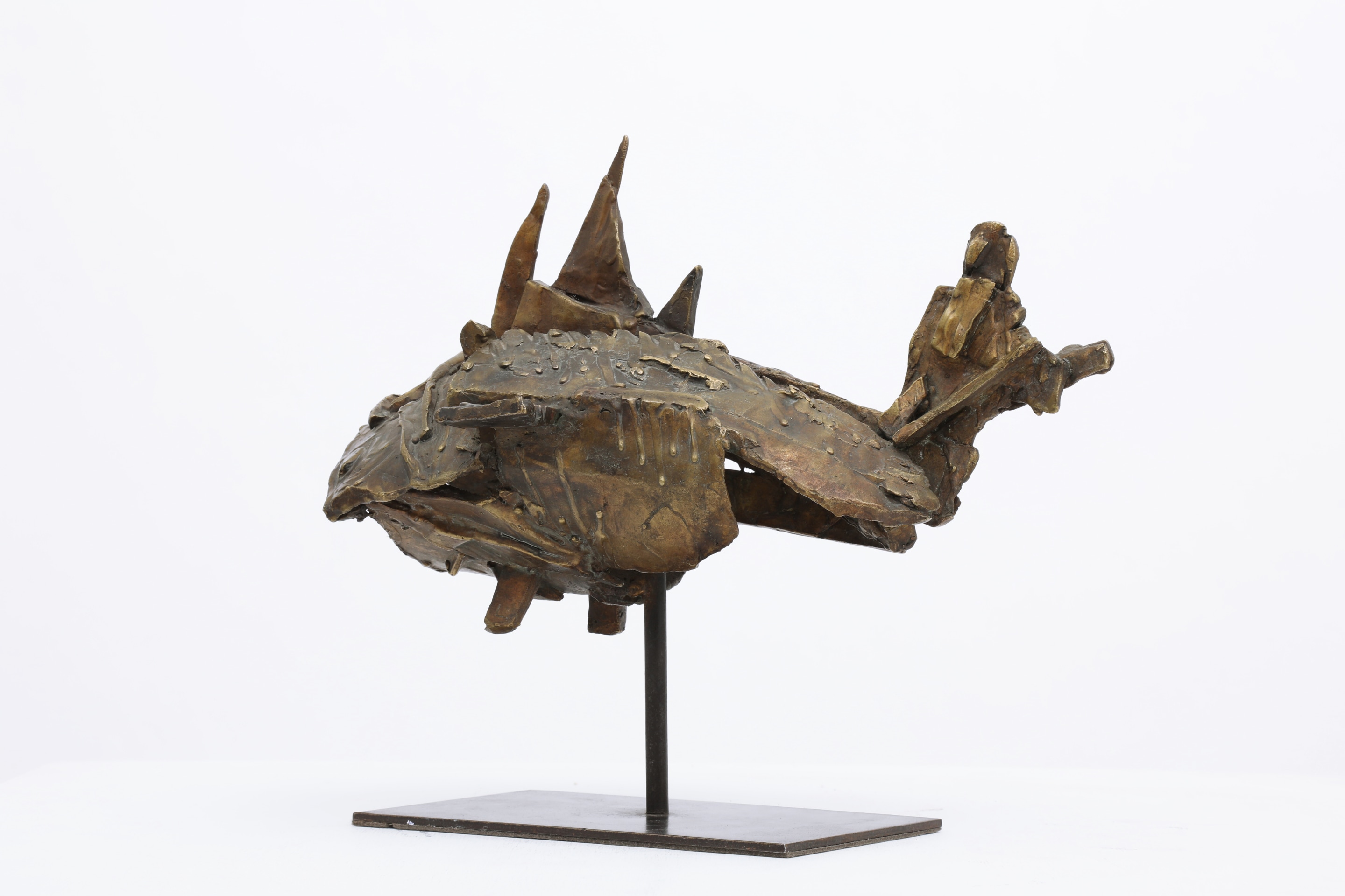 Algae Liberaki's bronze sculpture side view