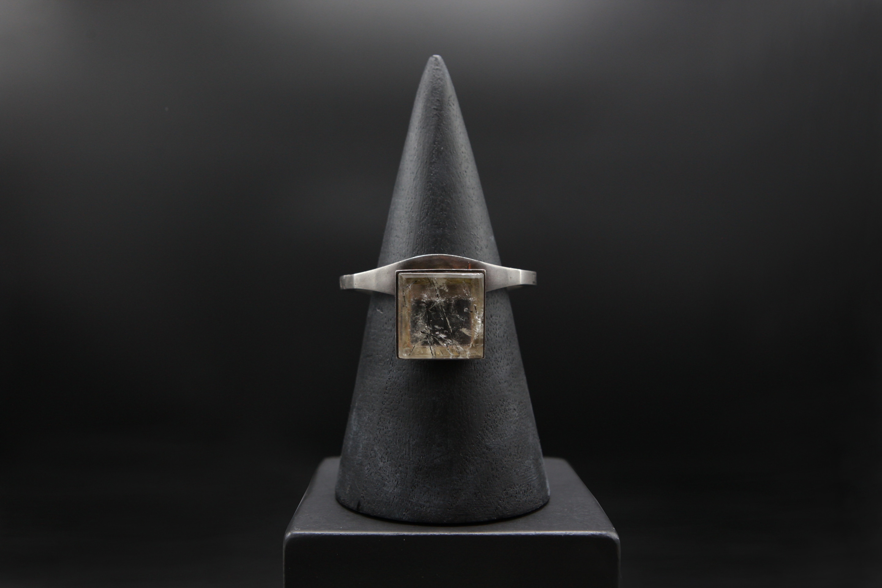 Vivianna Torun B&uuml;low-H&uuml;be's bracelet, full front view