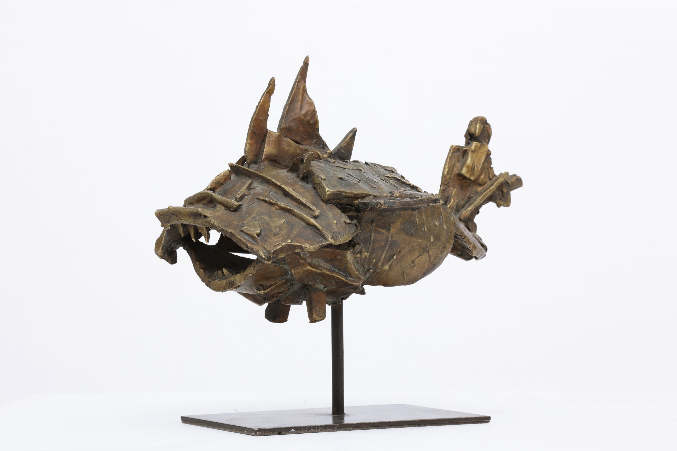 Algae Liberaki's bronze sculpture side view