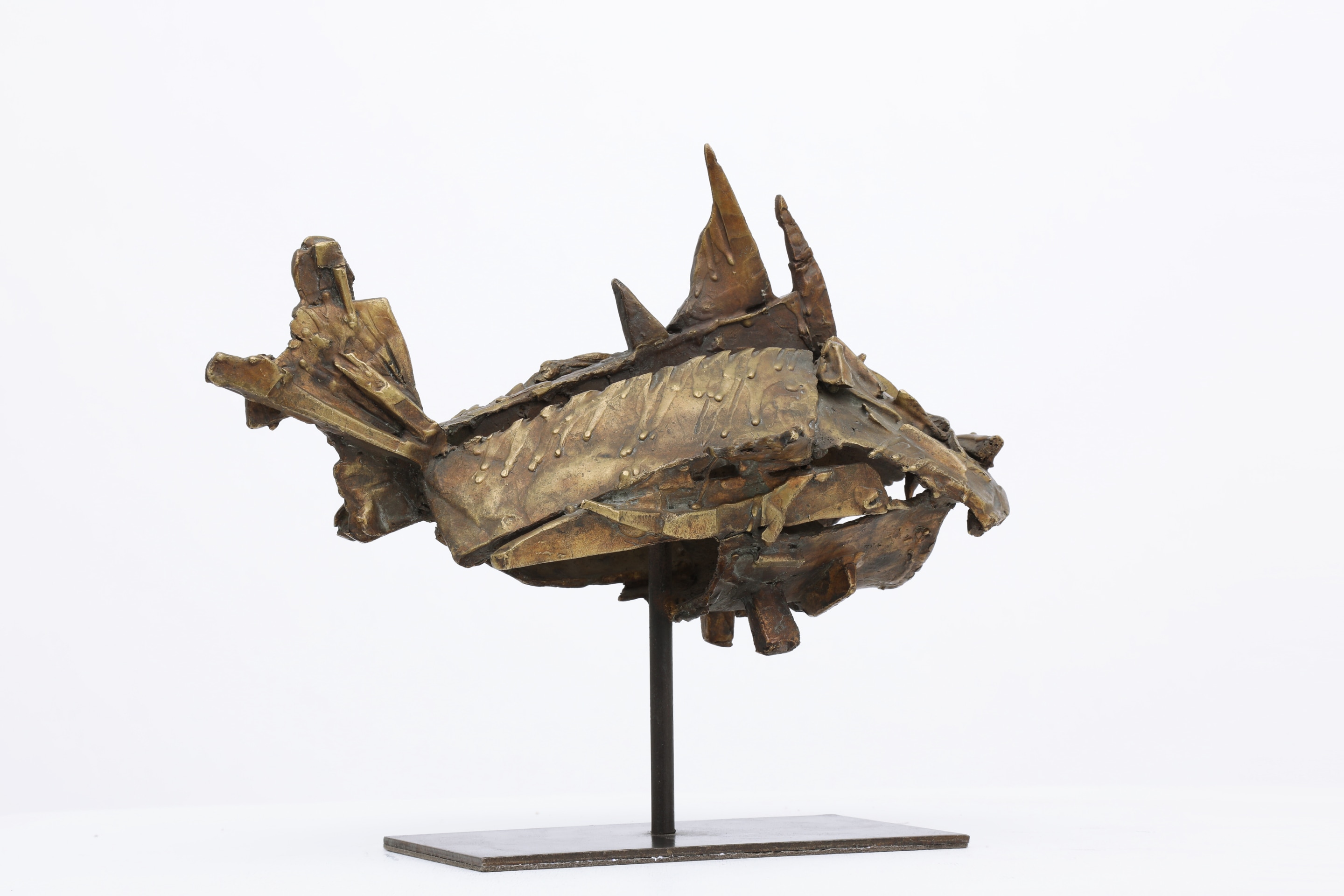 Algae Liberaki's bronze sculpture side view