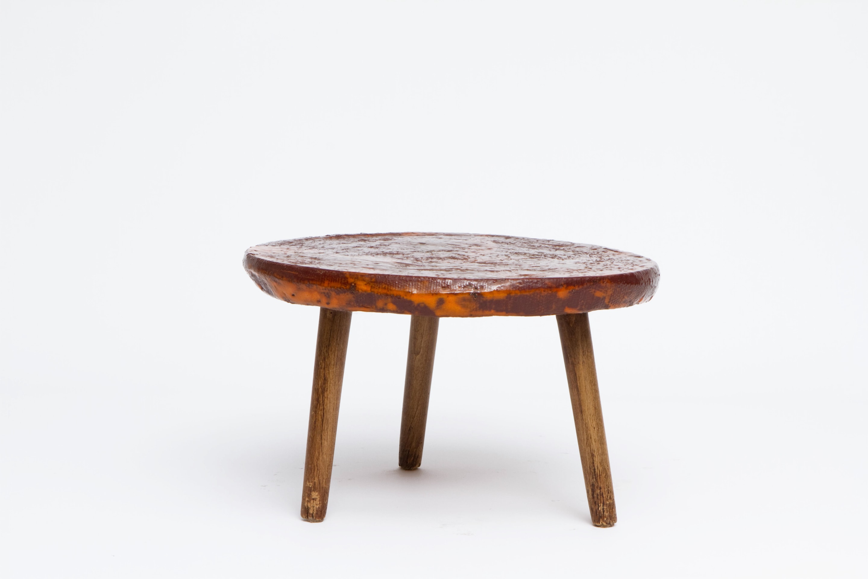 Juliette Derel's ceramic coffee table straight view