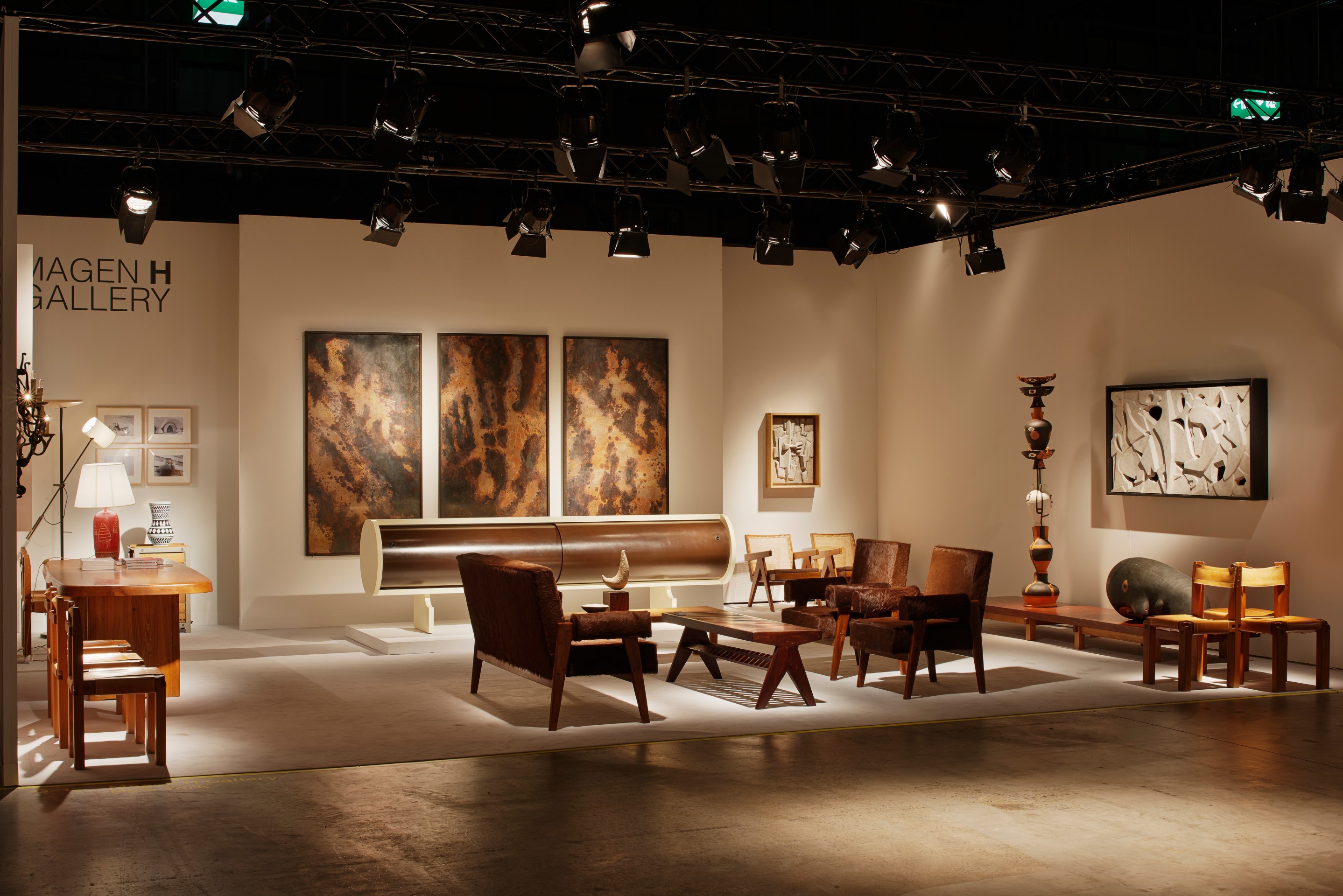 Side installation image of booth