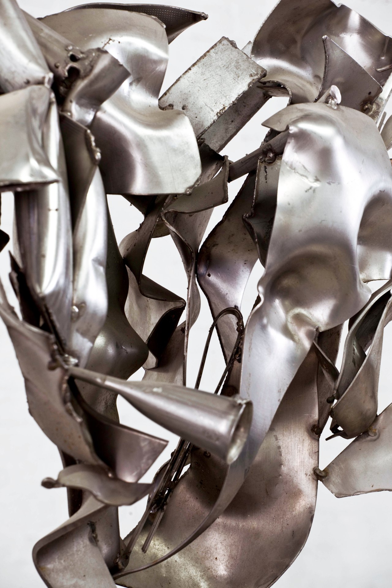 Albert Feraud's sculpture detailed image