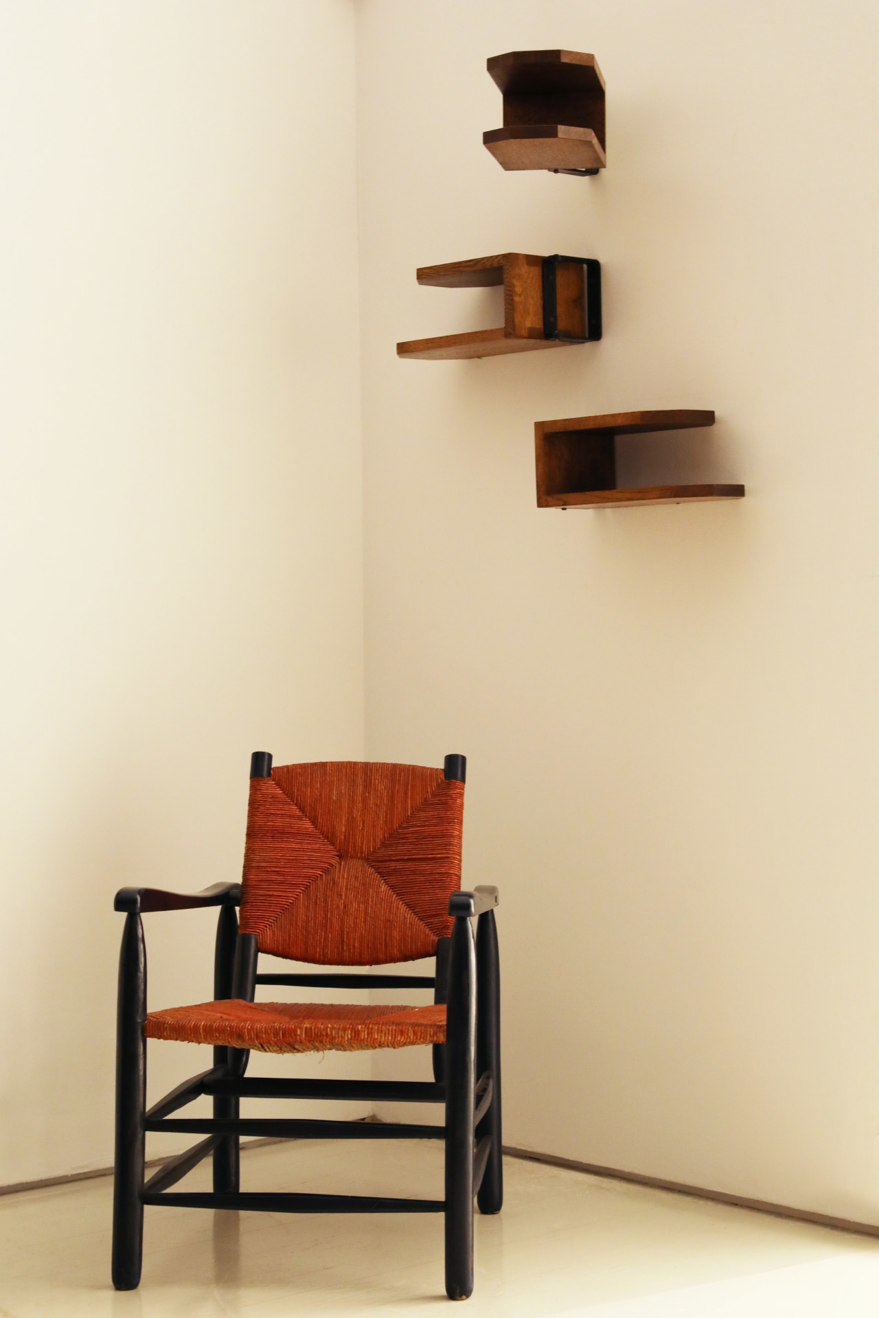 On The Floor | Summer Display