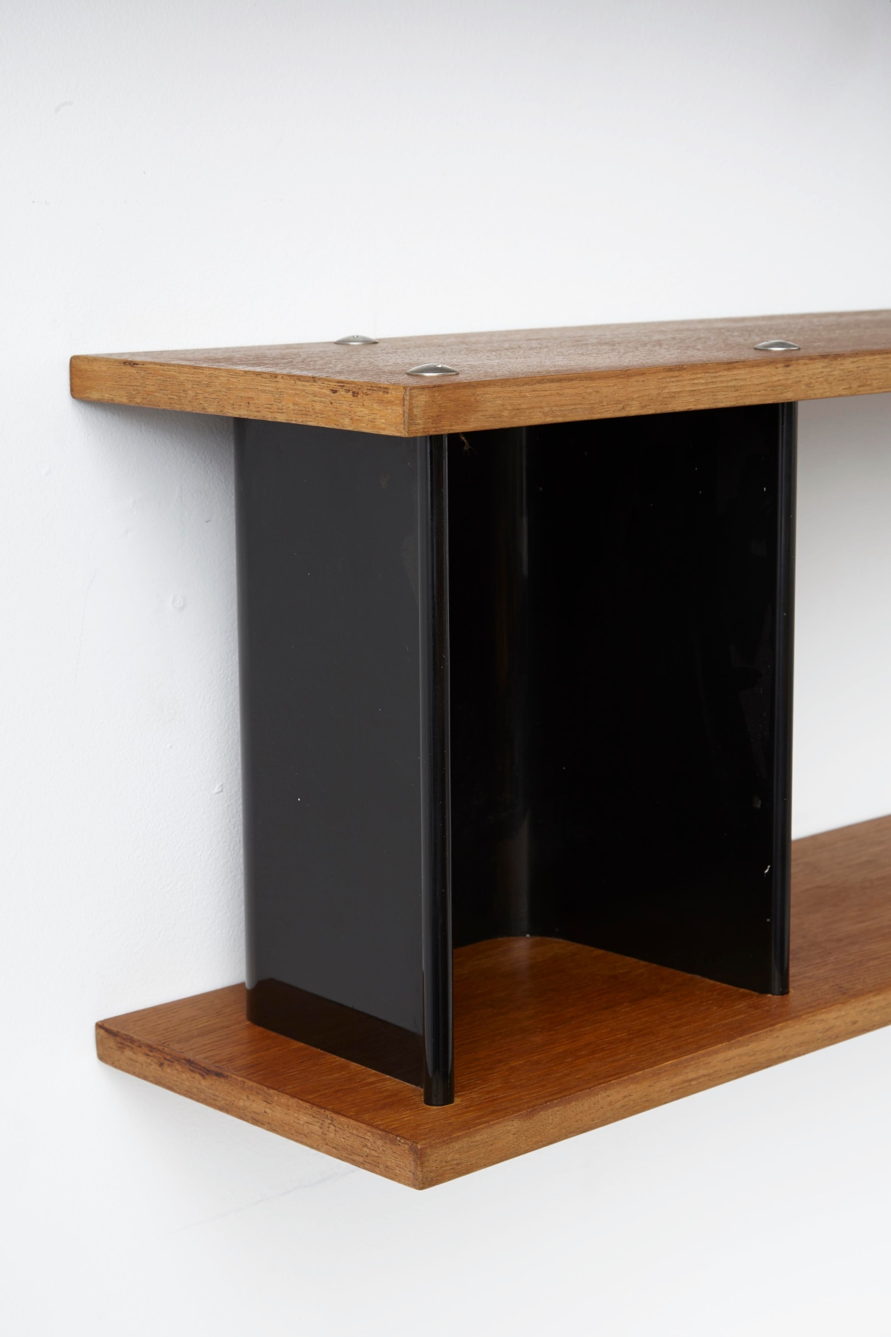 Charlotte Perriand's &quot;Nuage&quot; wall shelving, detailed view