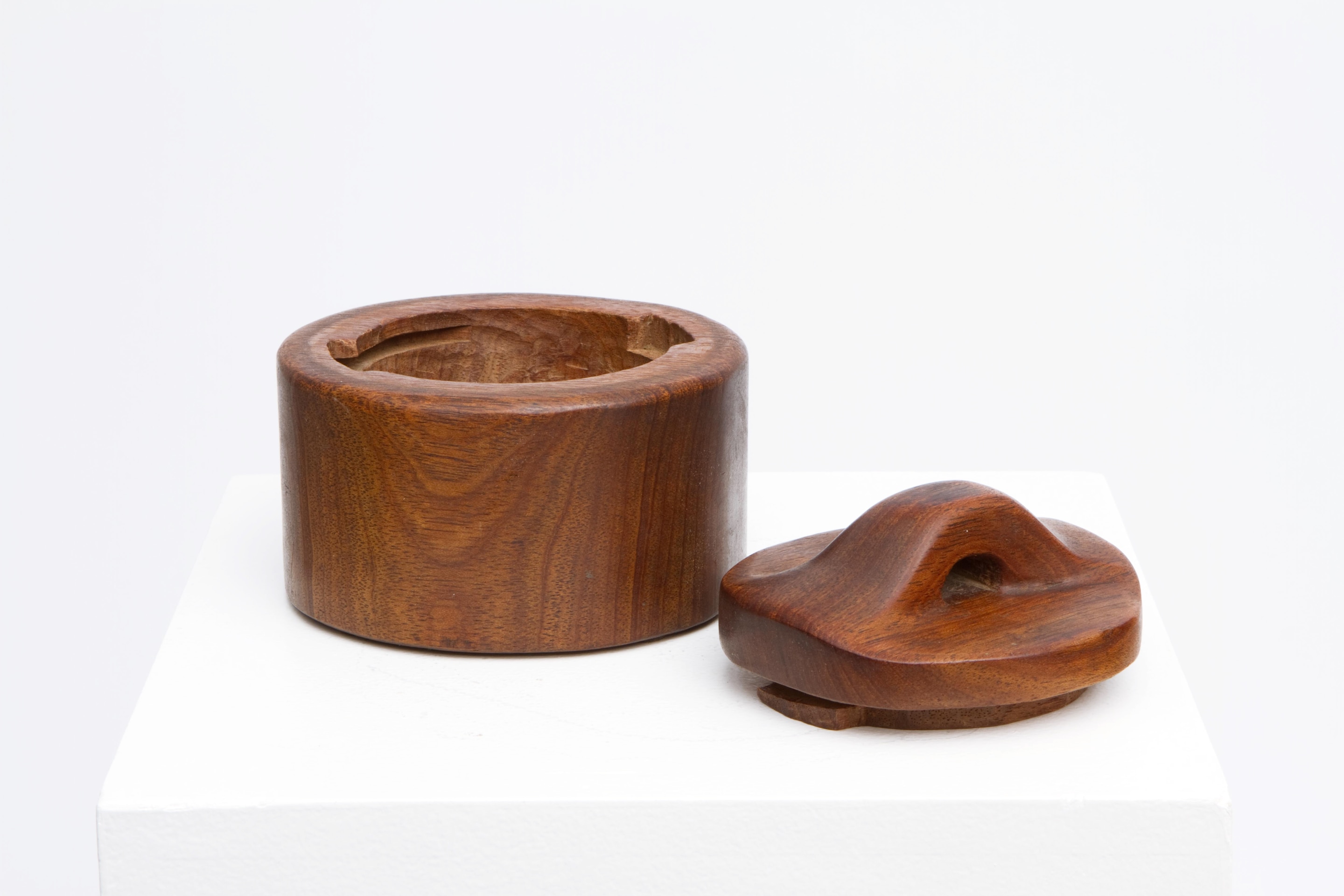 Alexandre Noll's wooden box with lid, view with lid off