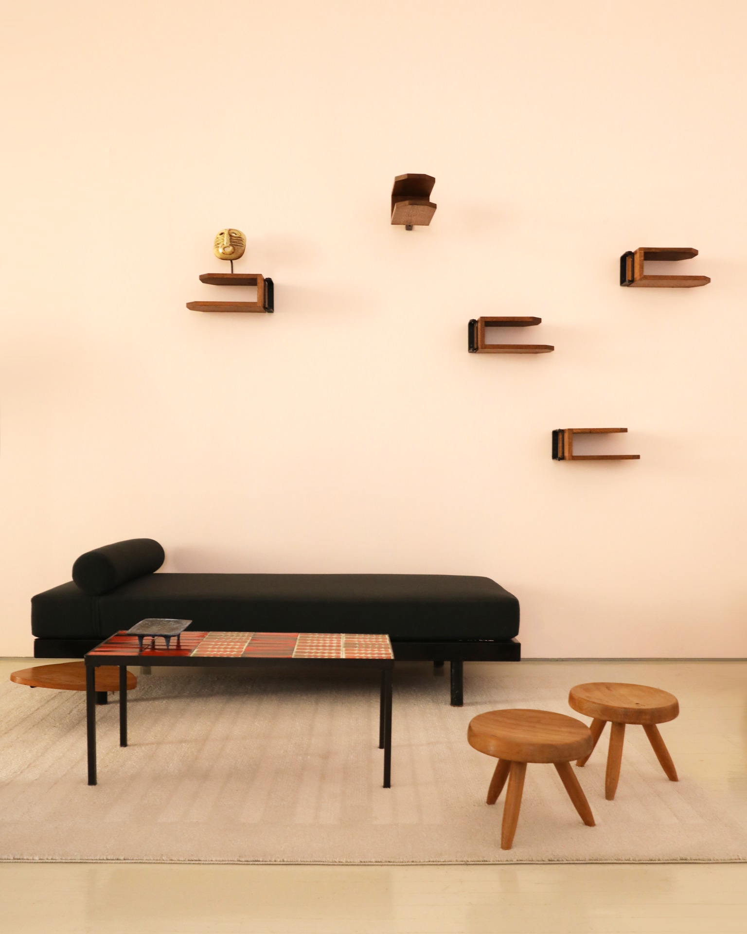 On The Floor | Summer Display