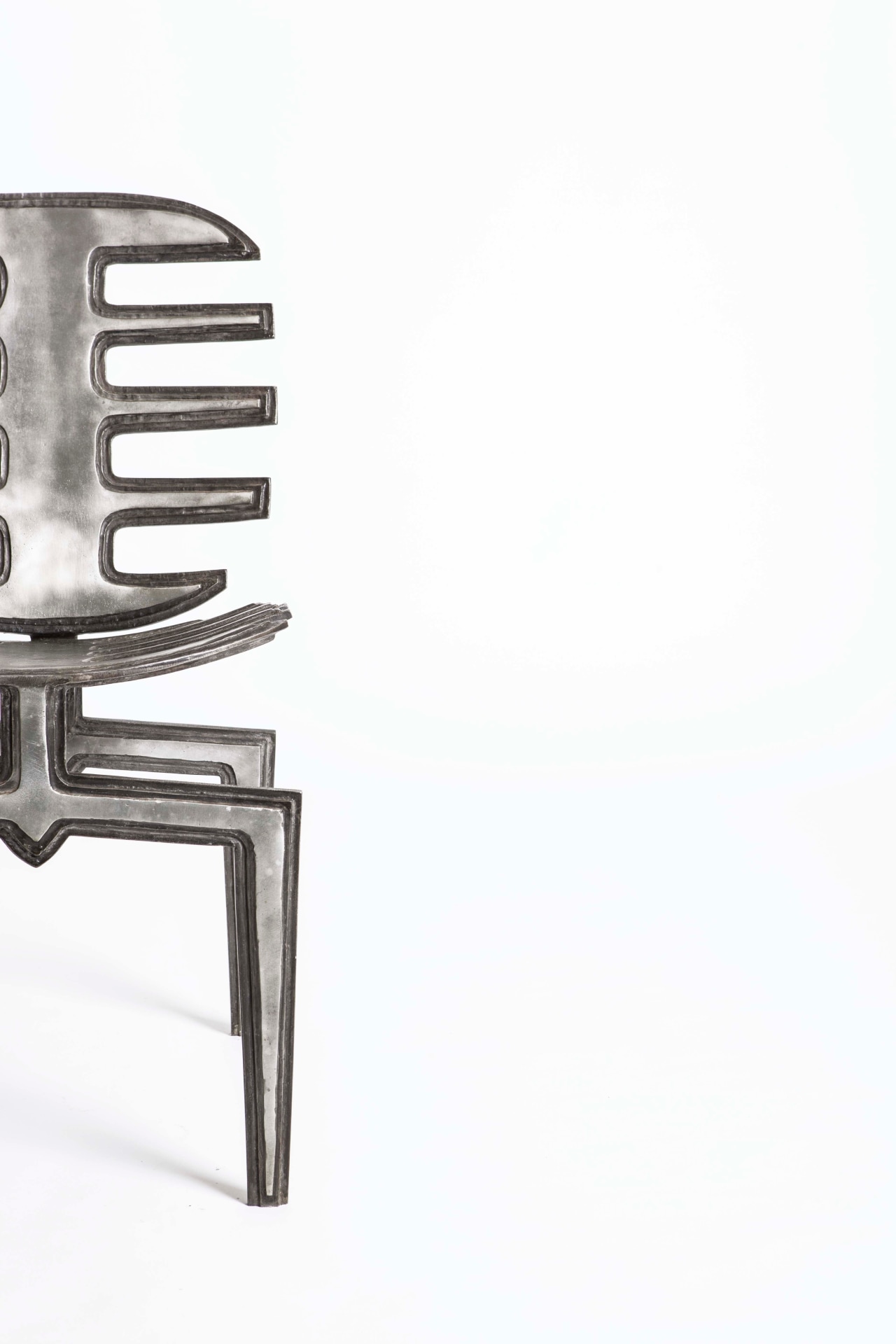 Terence Main's Frond chair 7 cropped view of half of the chair