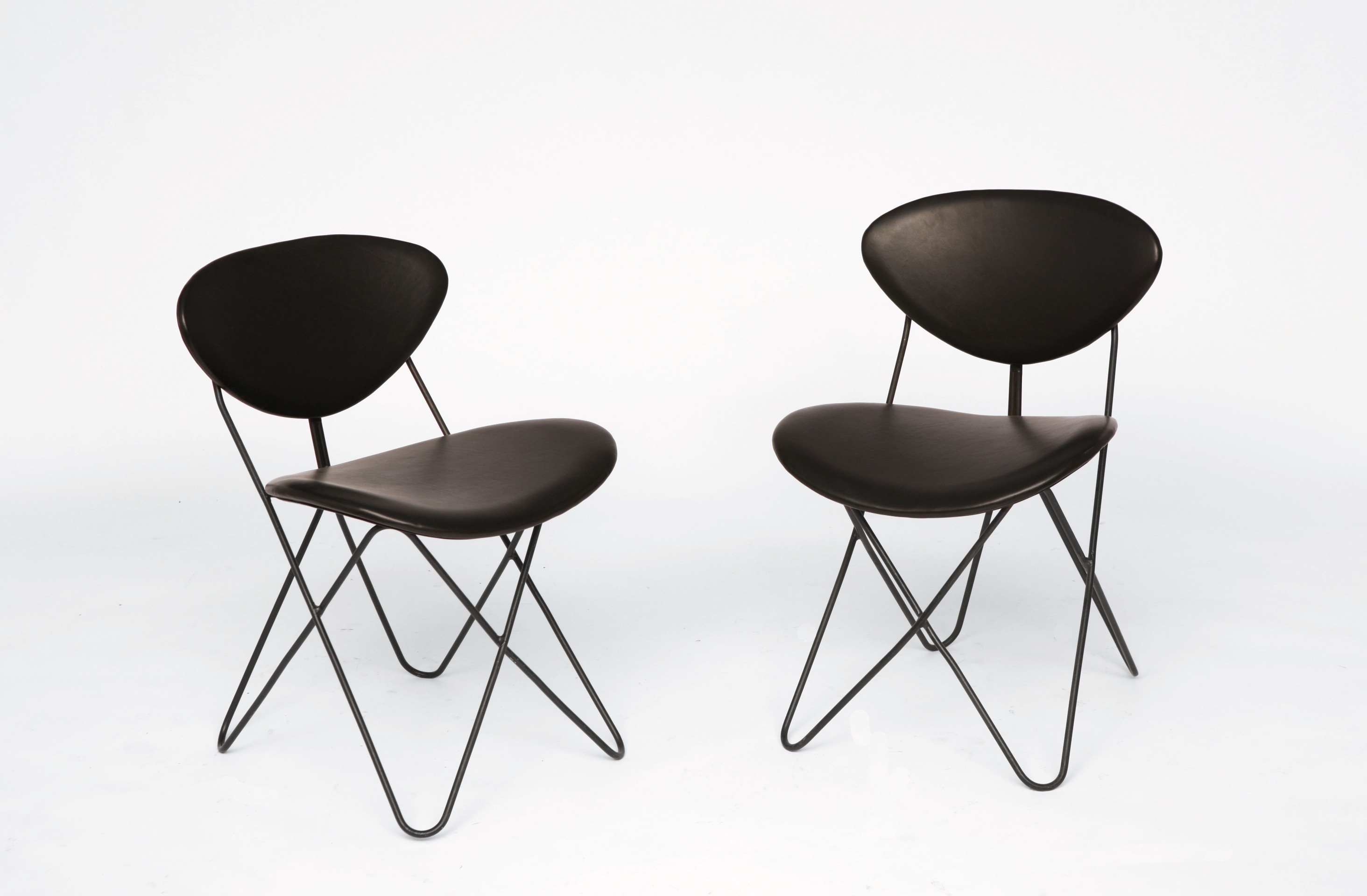 Raoul Guys' pair of chairs, full view of both chairs