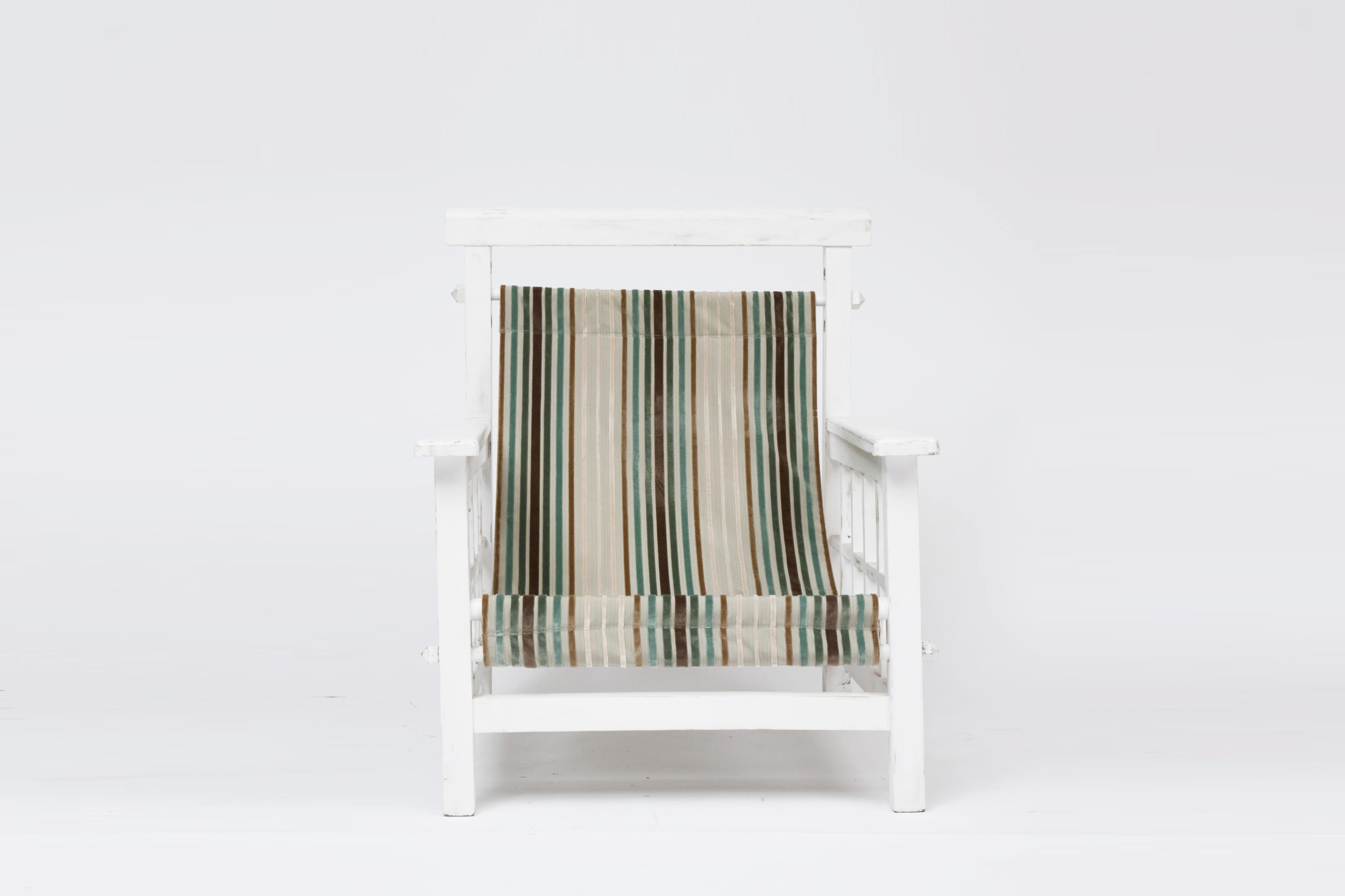 Robert Mallet-Stevens' lounge chair, front view