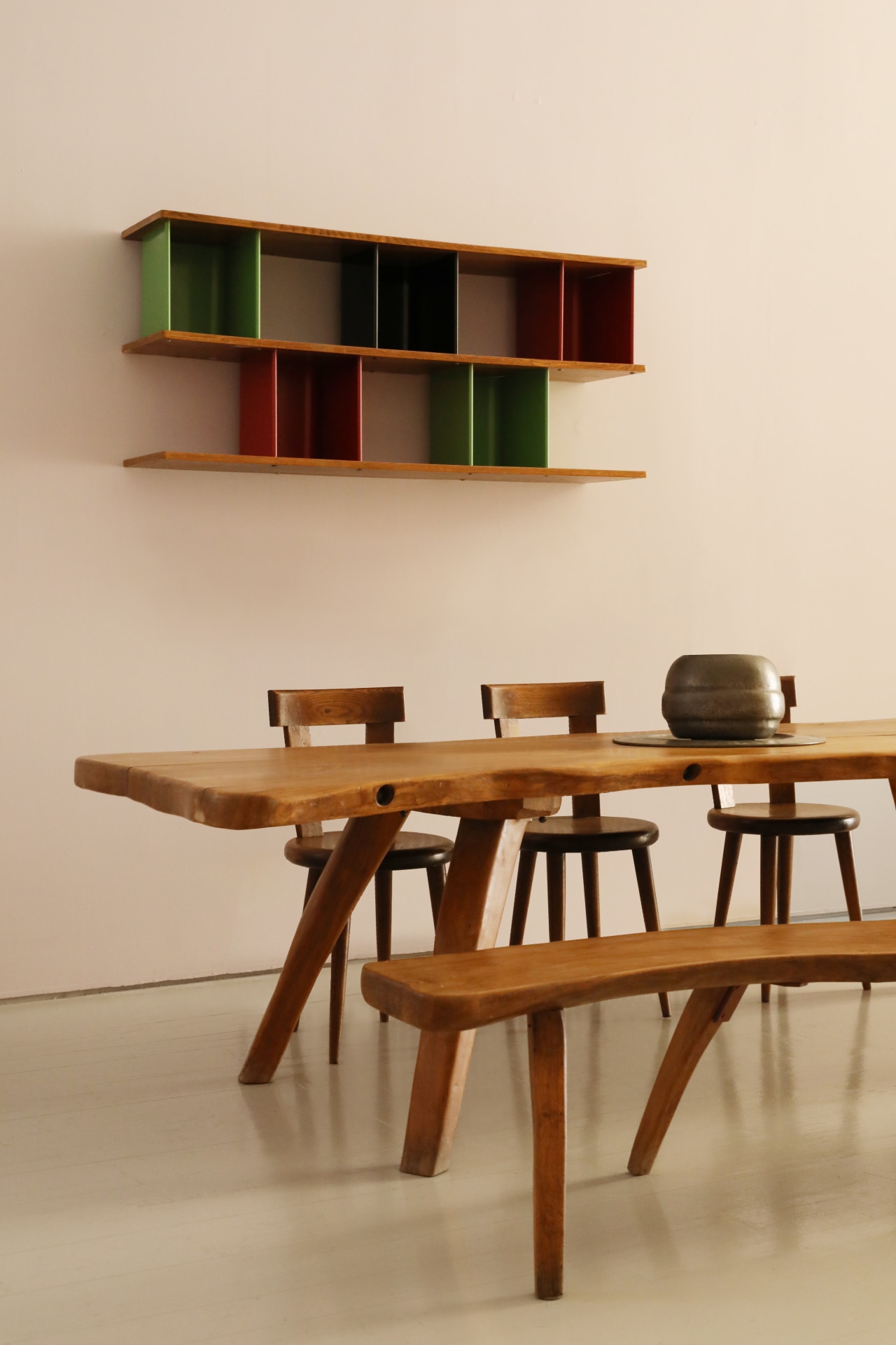 On The Floor | Summer Display