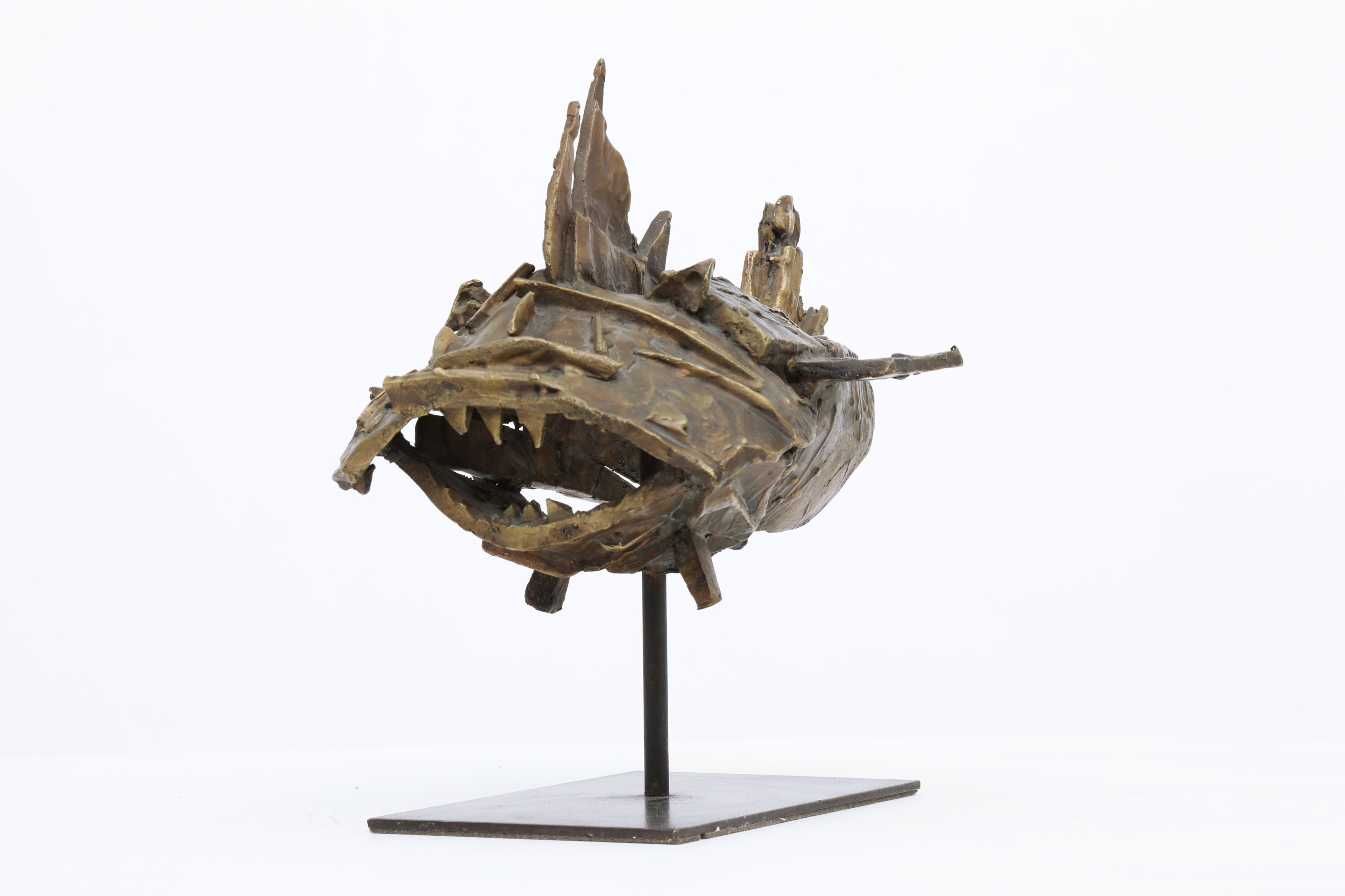 Algae Liberaki's bronze sculpture front view