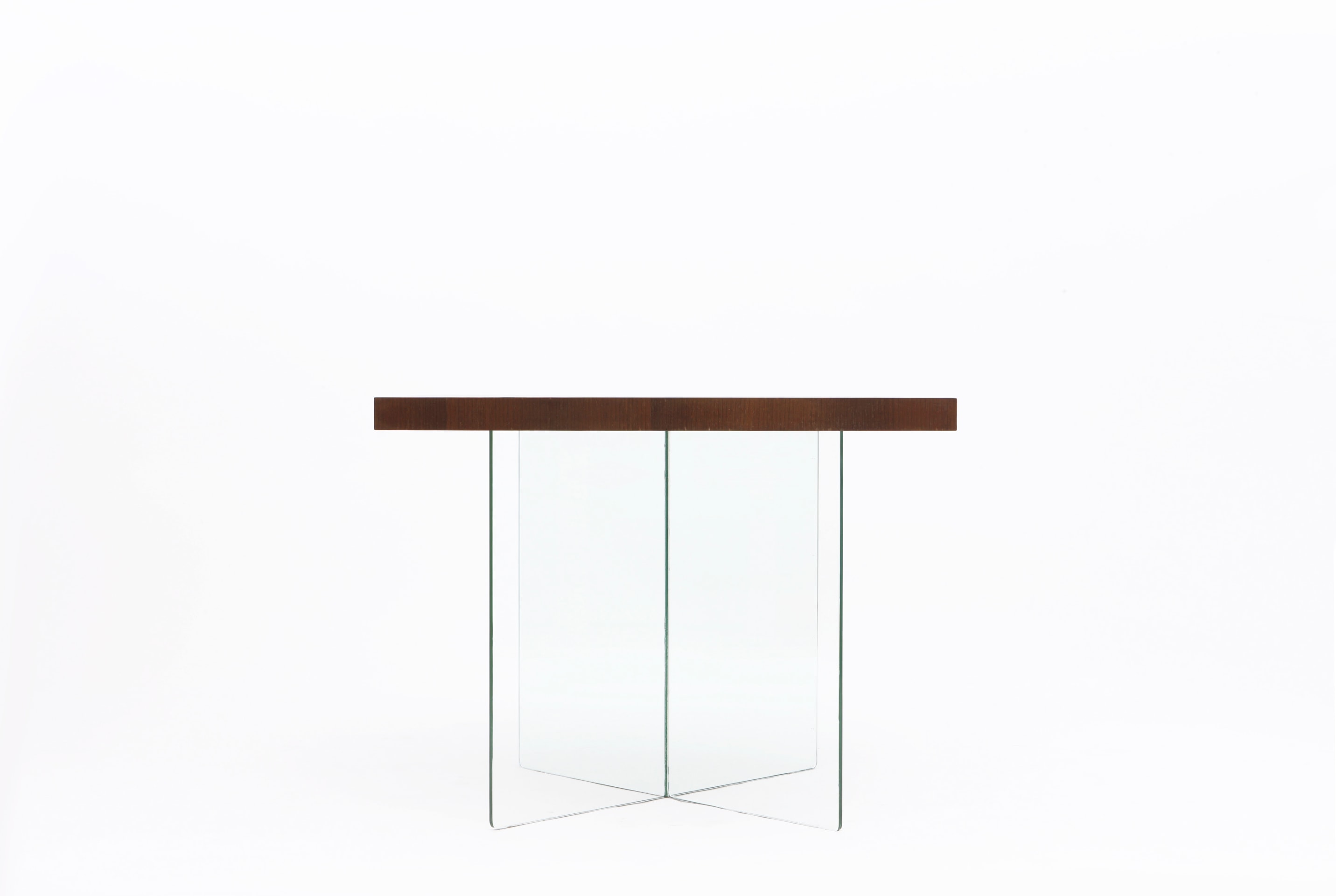 Jacques Dumond's center table straight eye-level view