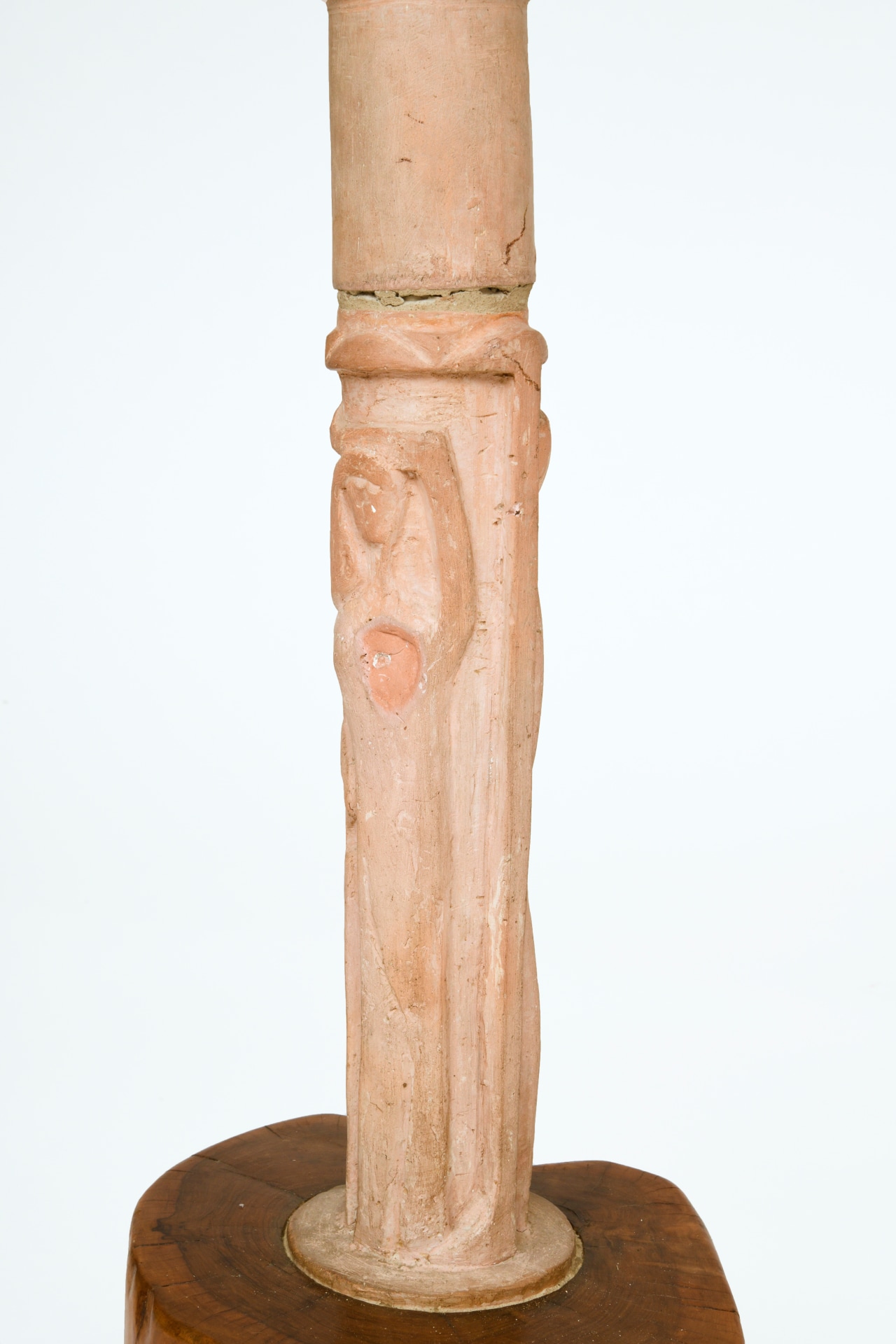 Pierre Blanc's ceramic floor lamp, detailed view of ceramic