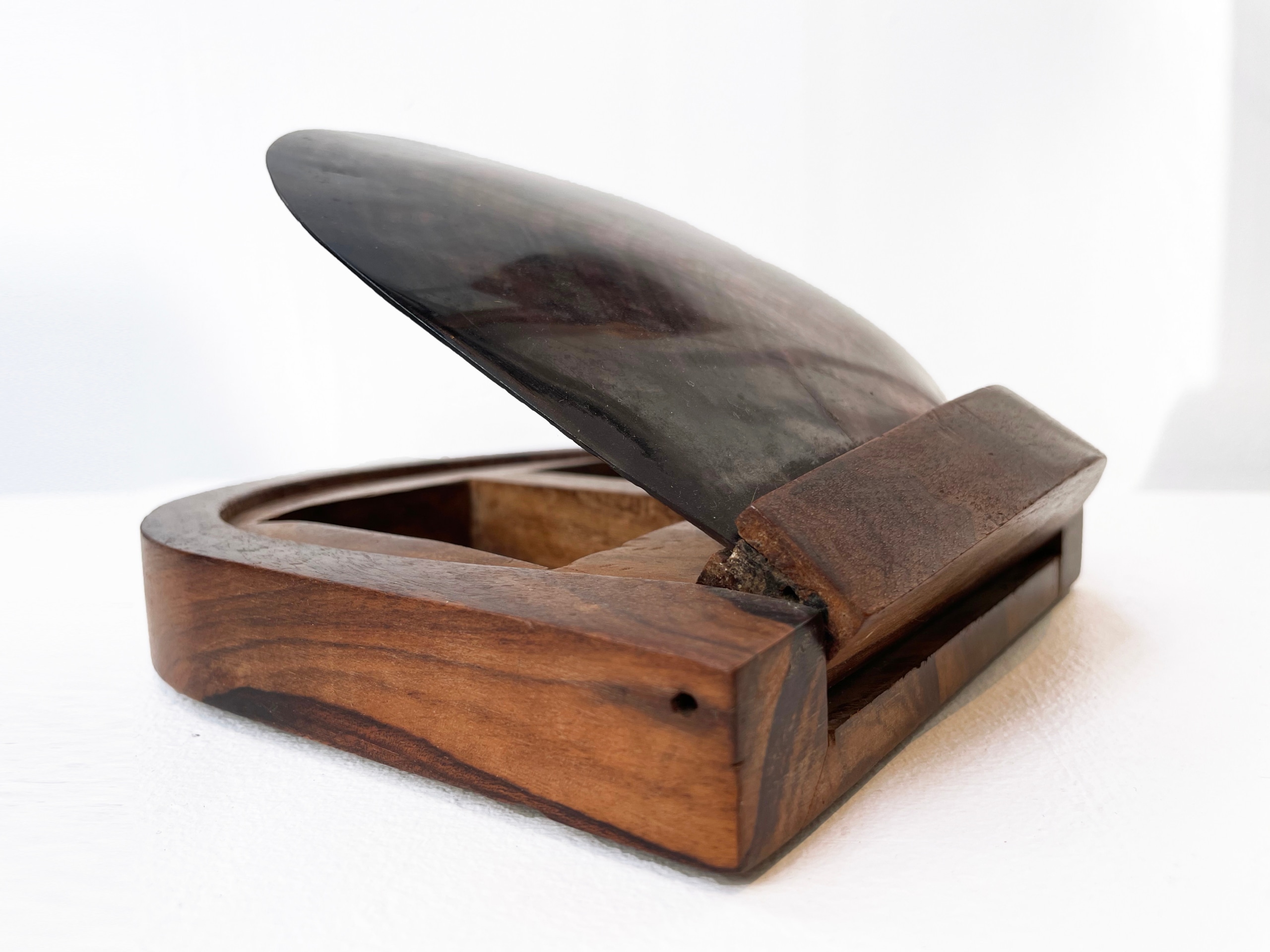 Alexandre Noll's cigarette box, closeup of the back view with lid open