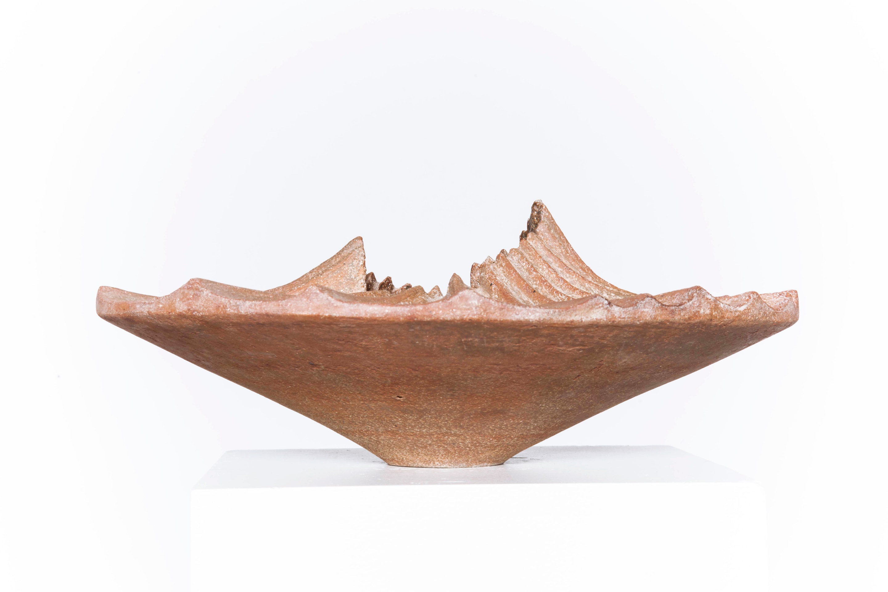 Annie Fourmanoir's ceramic bowl straight eye-level view