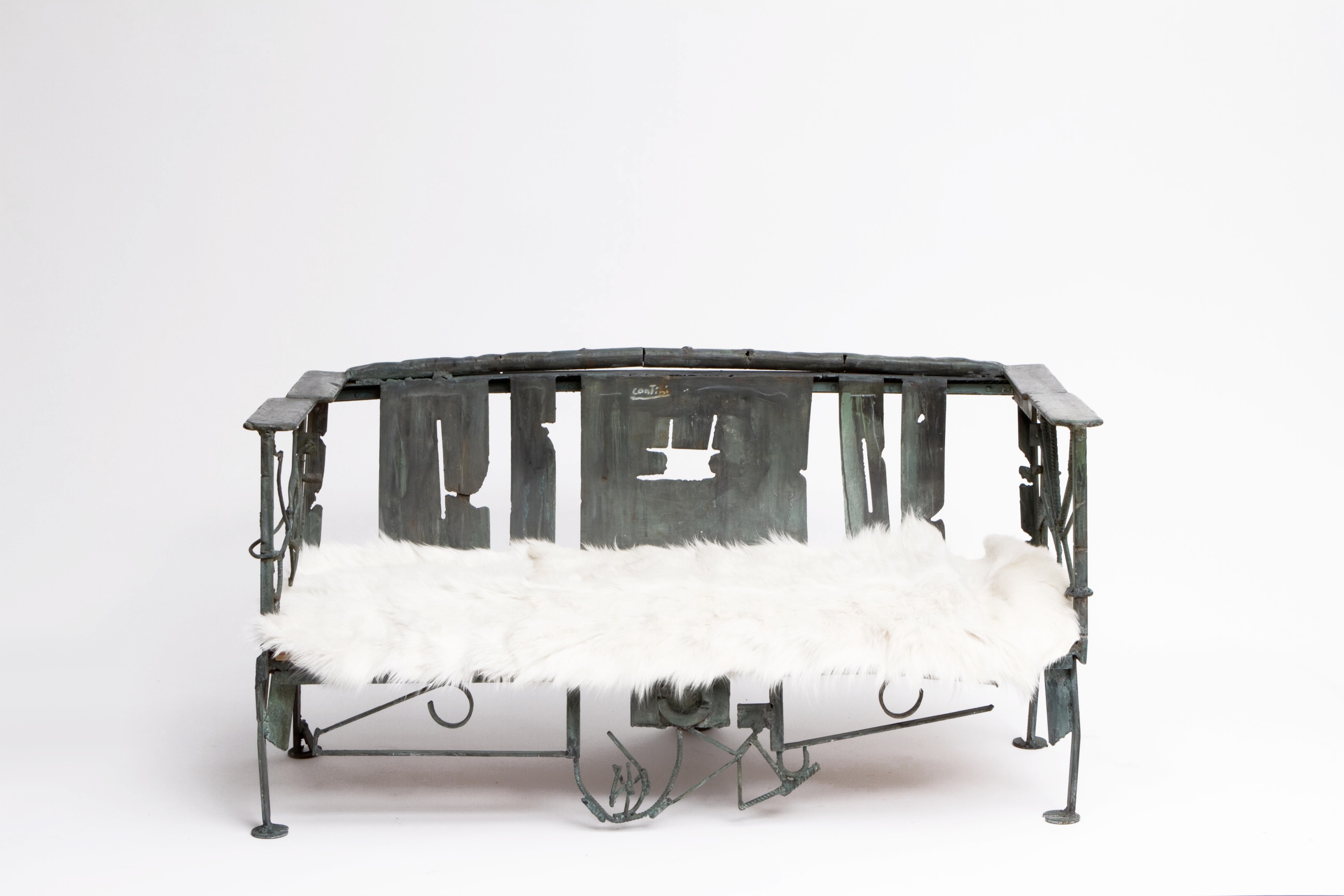 Sylvain Contini's sculptural bench front view