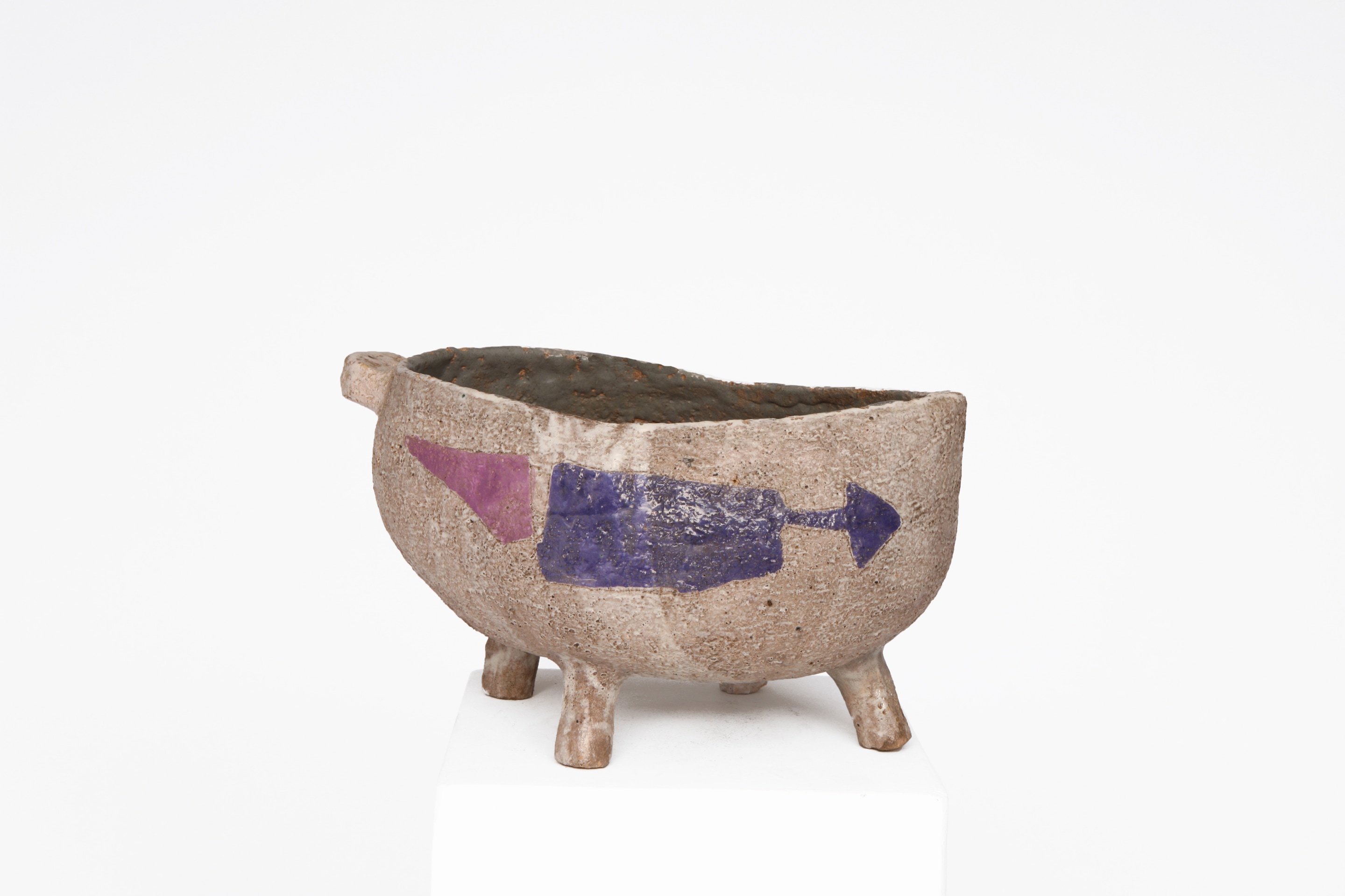 Juliette Derel's large ceramic bowl straight view from above