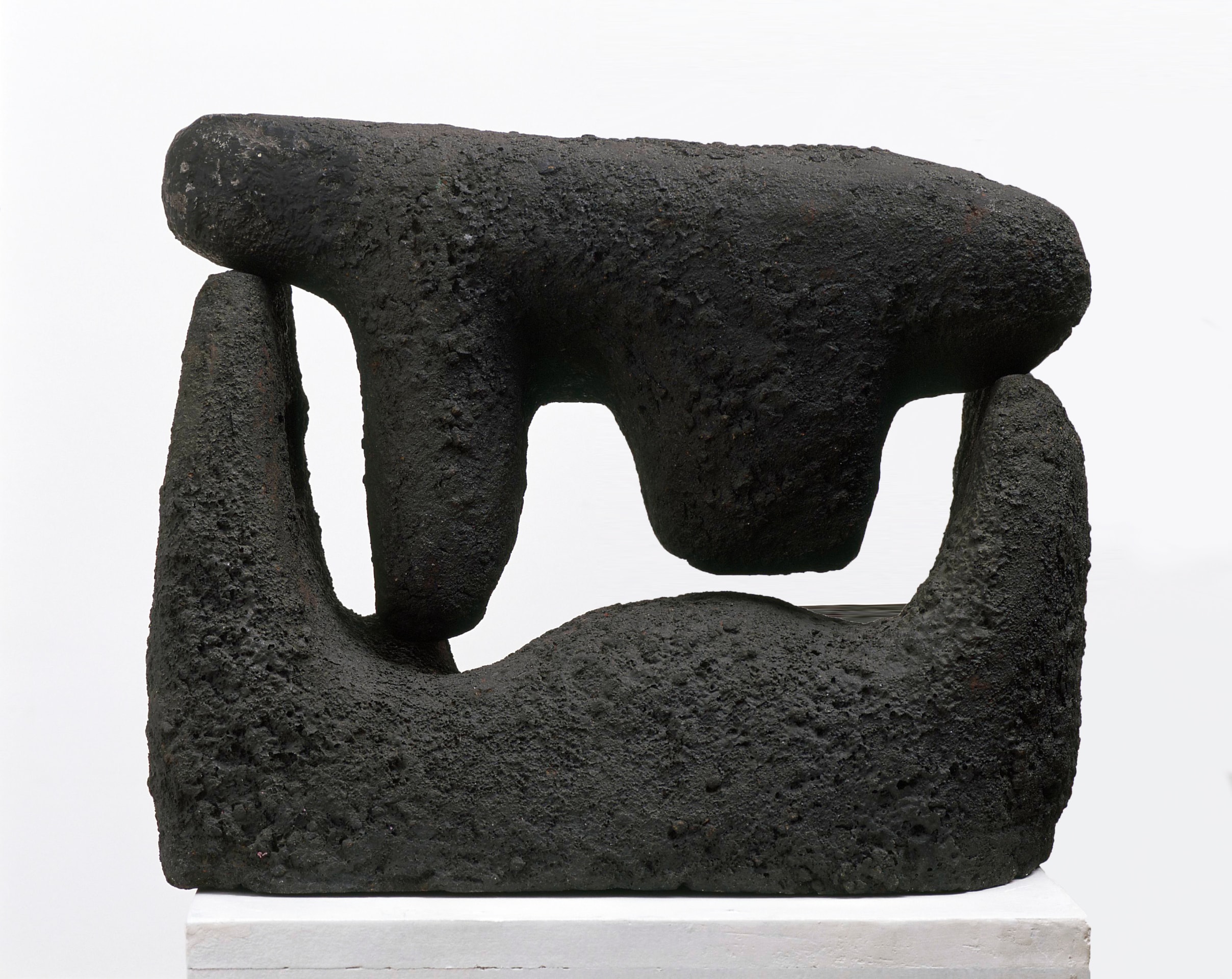 Pierre Székely's &quot;Le Temps&quot; sculpture, full straight view