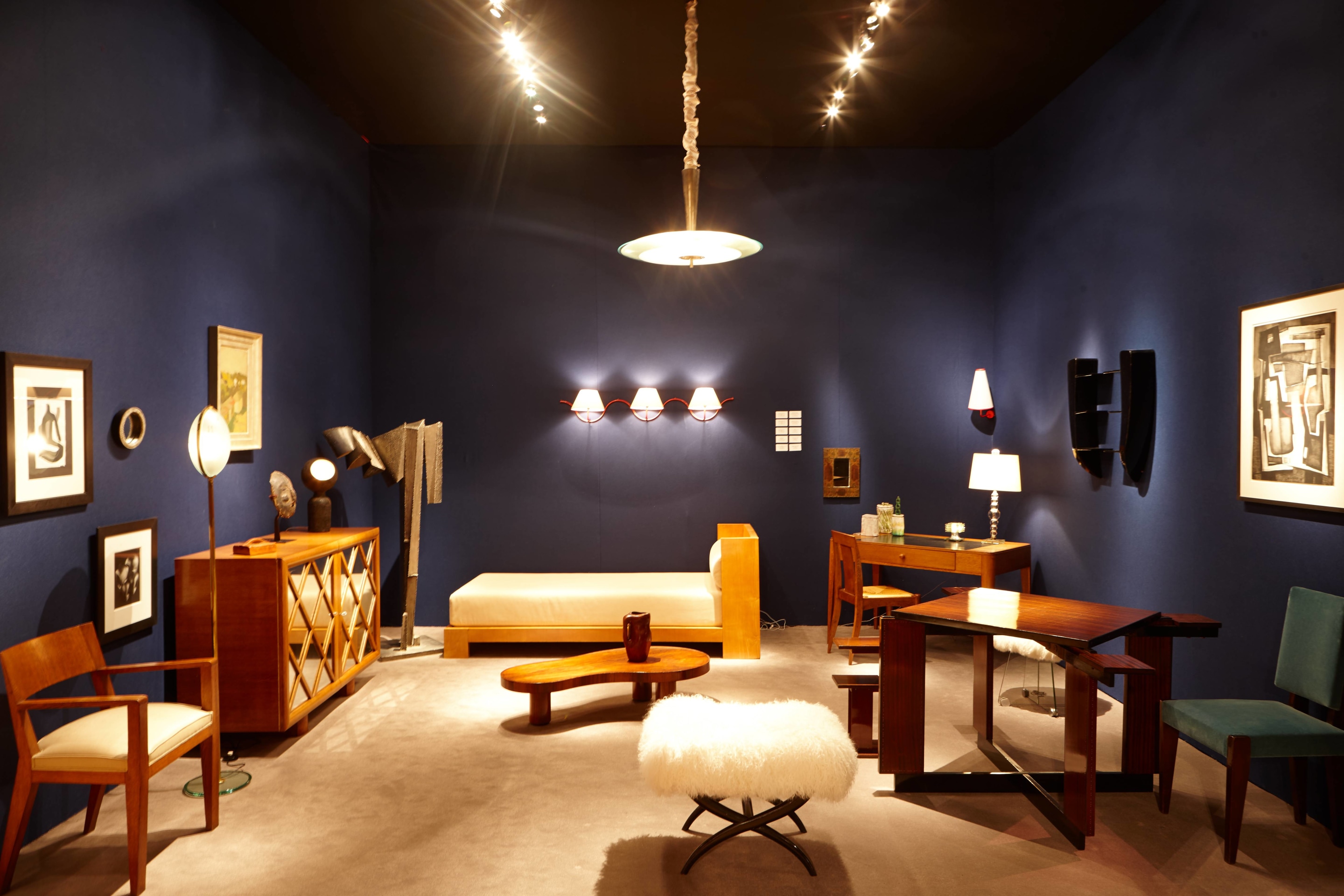 Magen H Gallery's booth at Winter Antiques Show, full view of booth