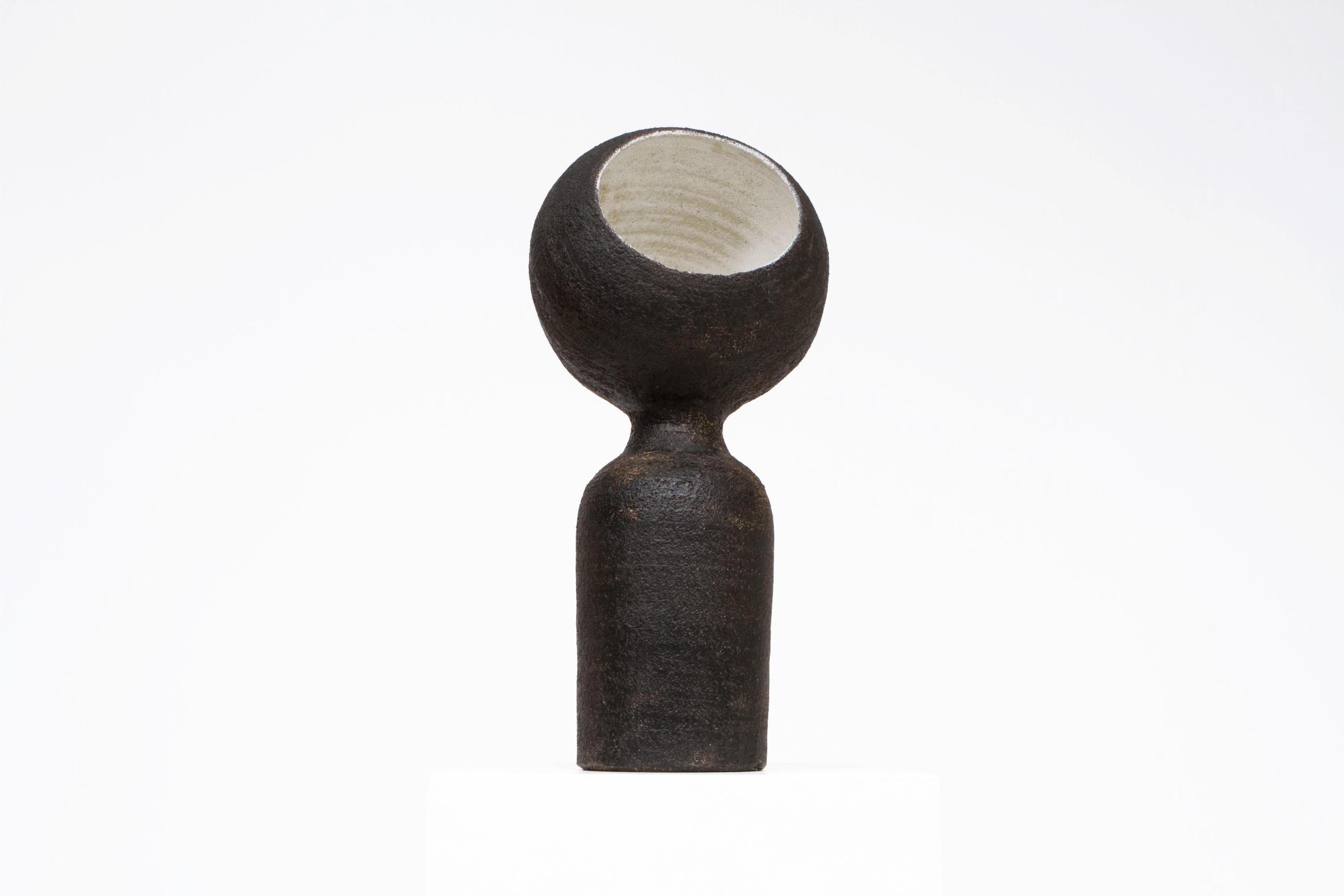 Andr&eacute; Borderie ceramic table lamp angled view