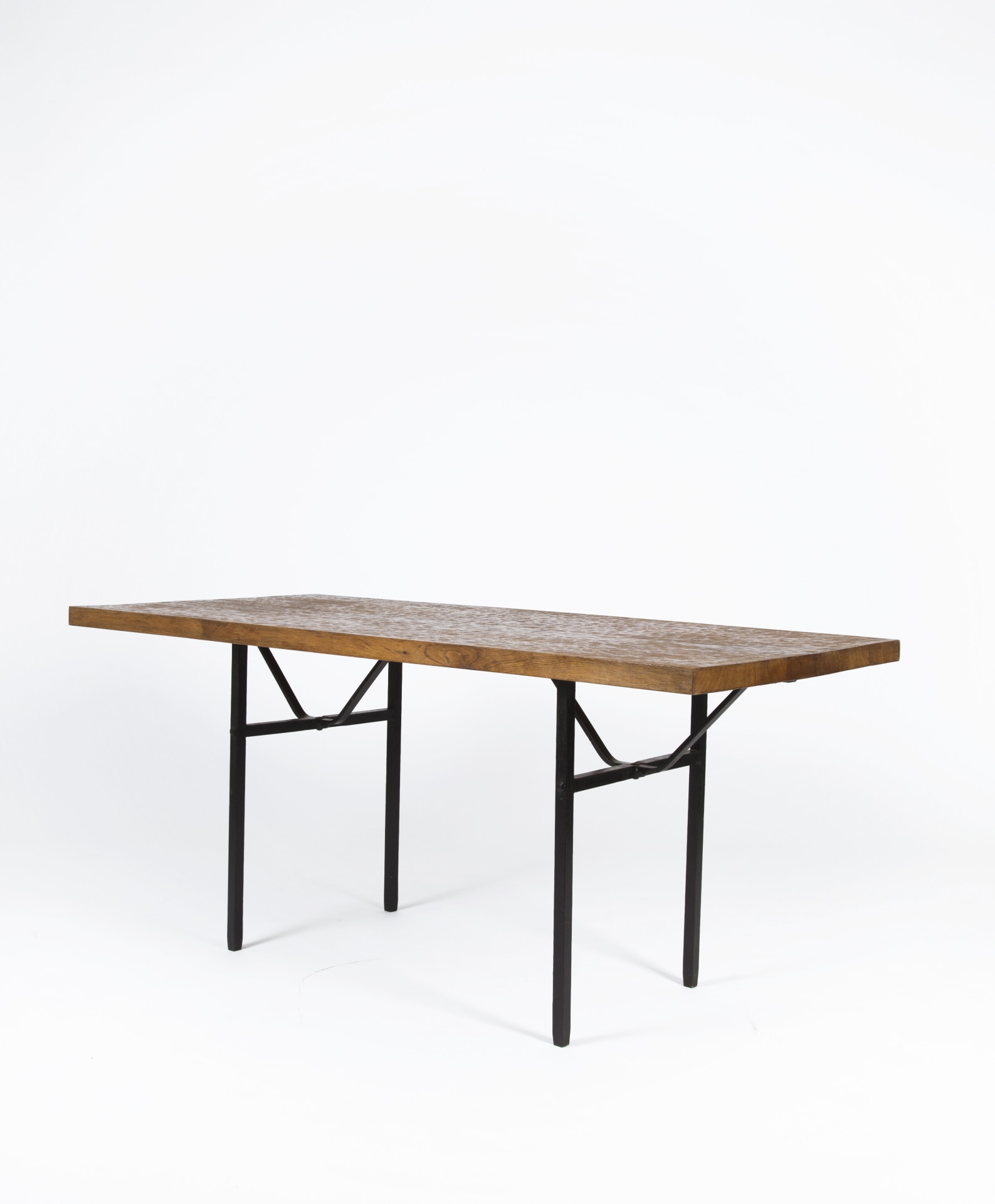 Marolles' dining table full diagonal view