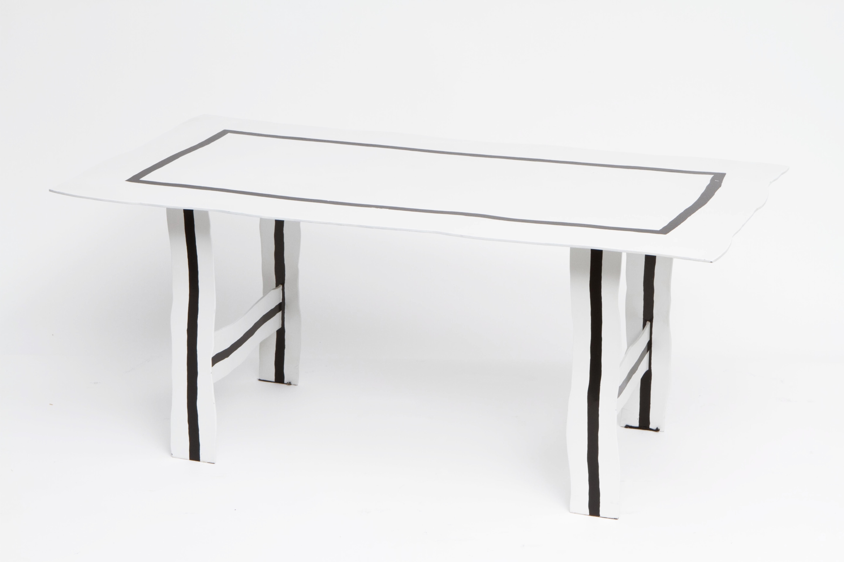 Howard Meister's &quot;Red-Free&quot; table, diagonal view from above