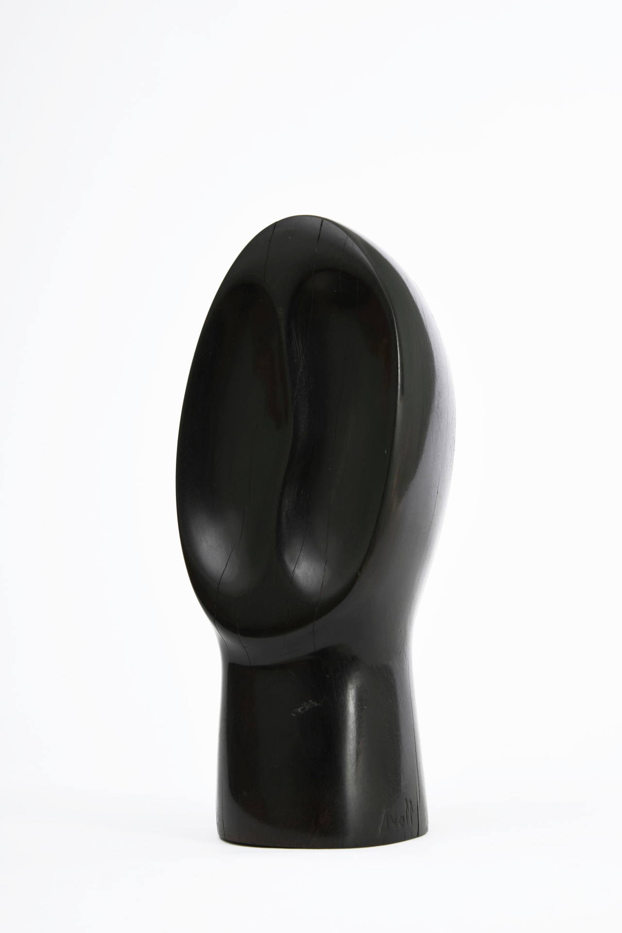 Alexandre Noll's sculpture, diagonal view