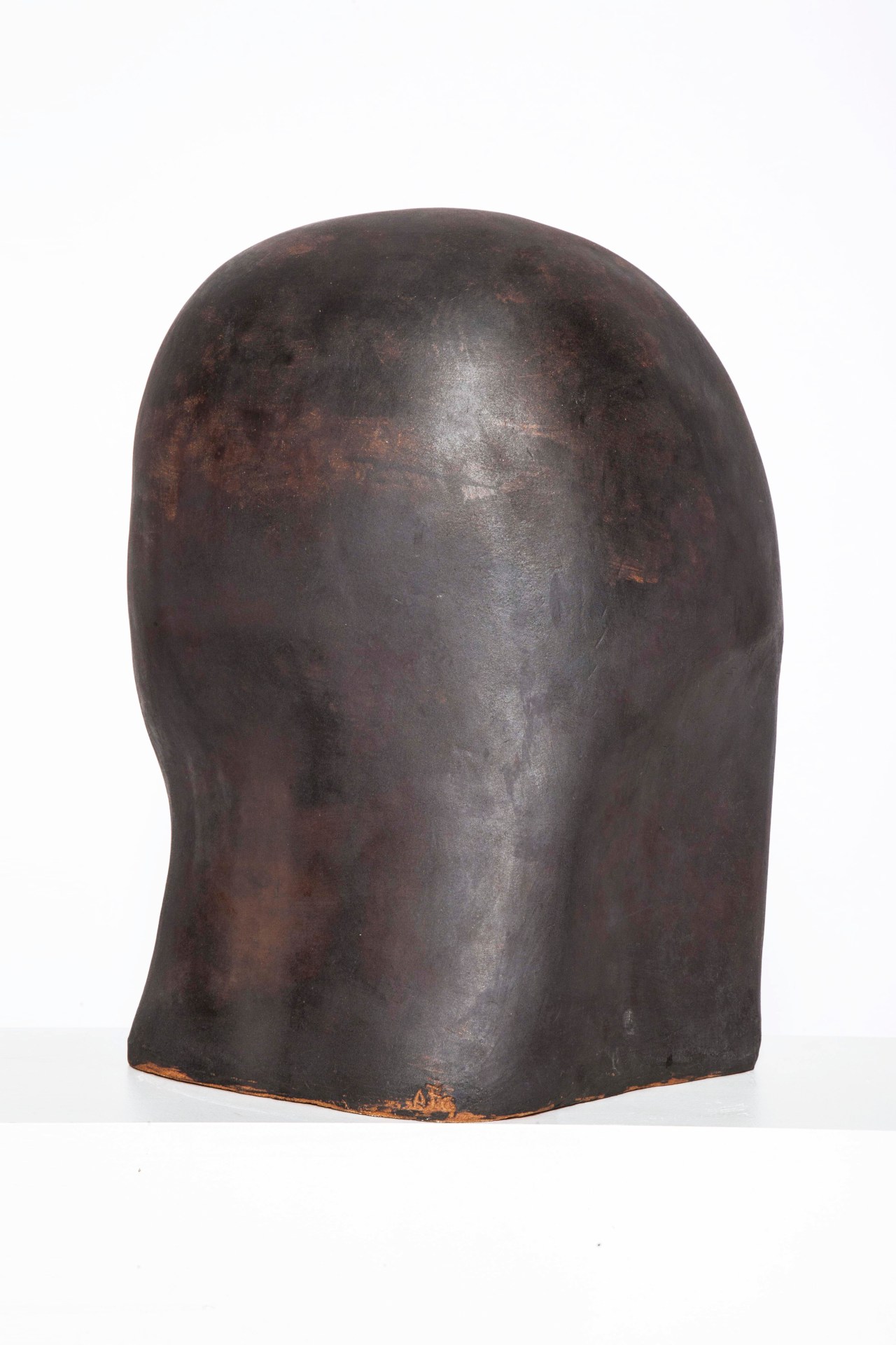 Annie Fourmanoir's ceramic sculpture side view