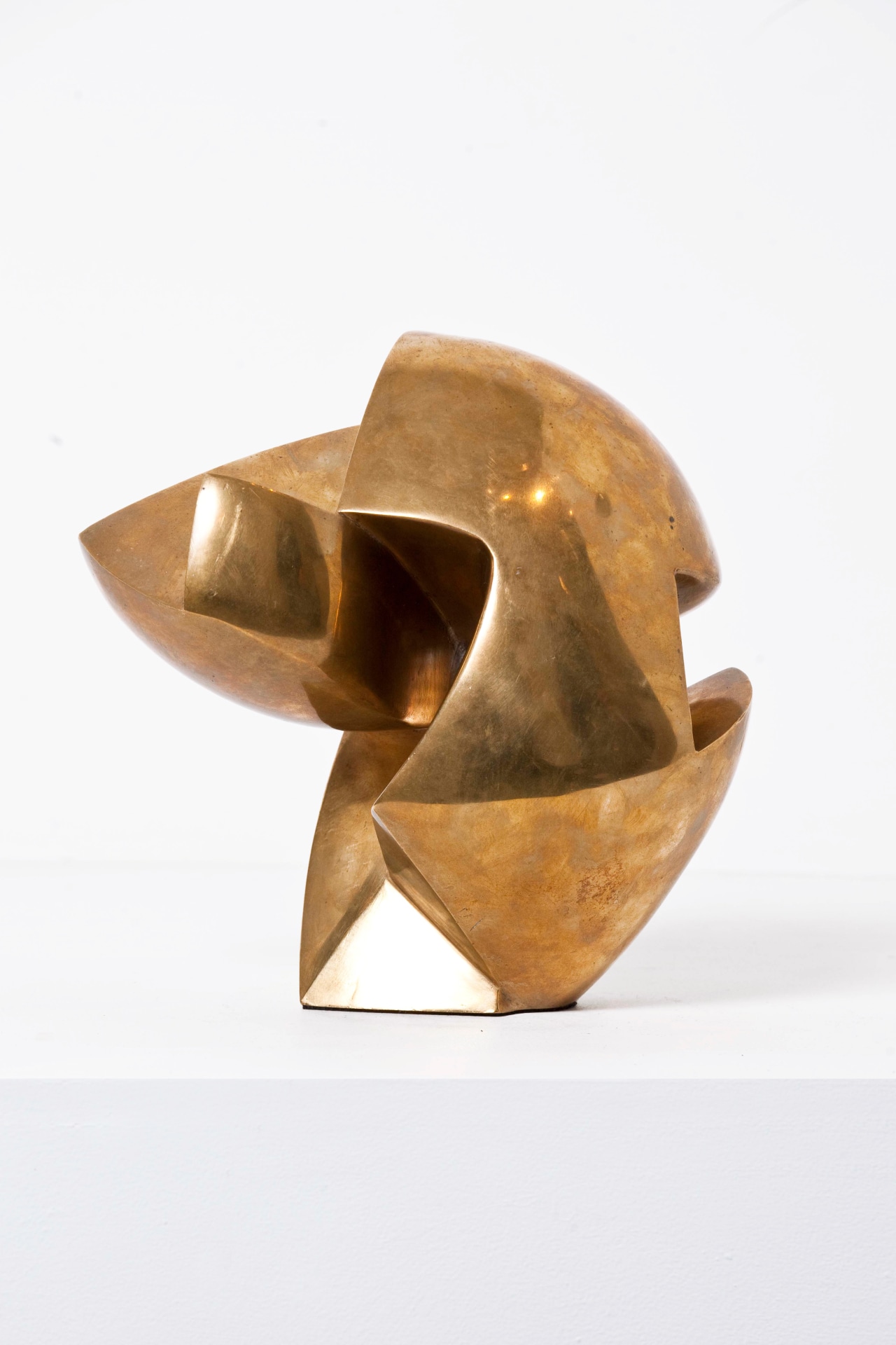 Andr&eacute; Bloc's sculpture