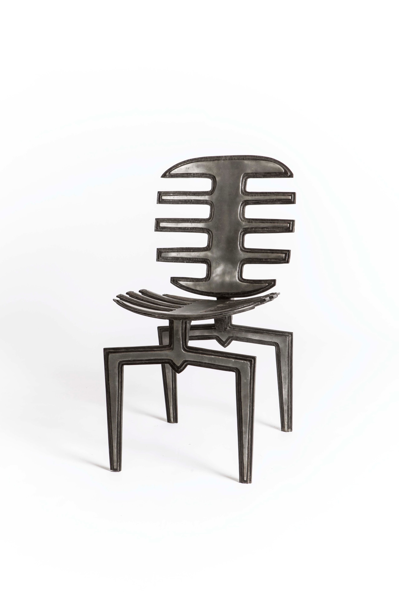 Terence Main's Frond chair 7 front diagonal view