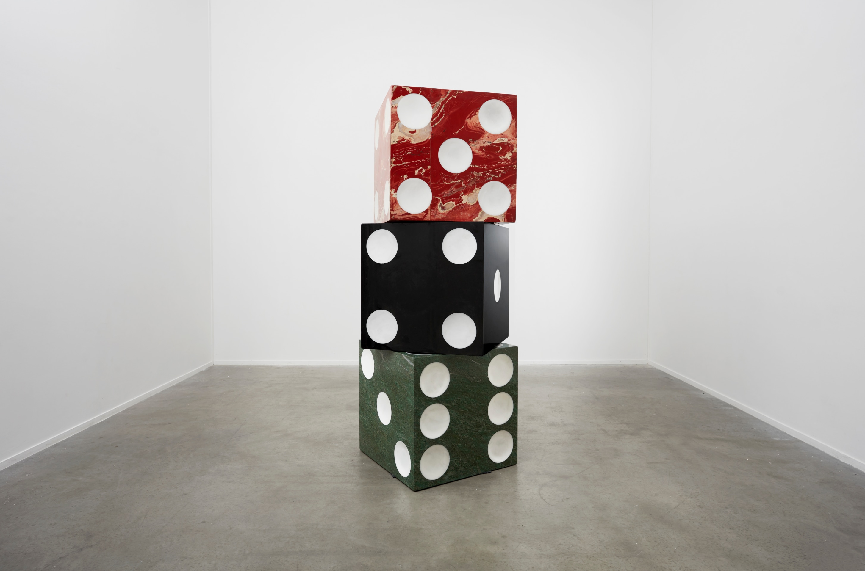 Awol Erizku, Head Crack (Stack or Starve), 2022