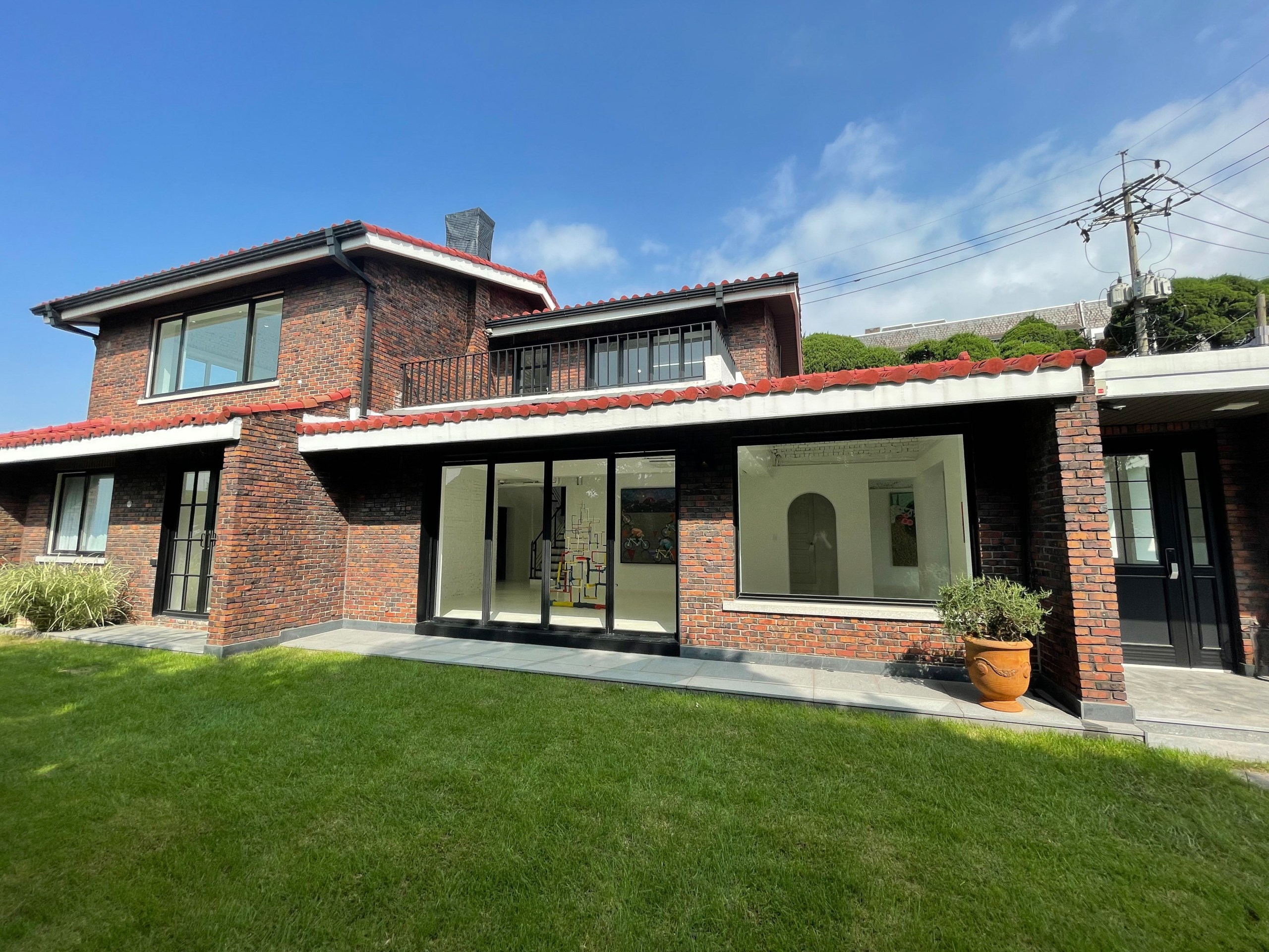 Seoul Pop-Up Exhibition