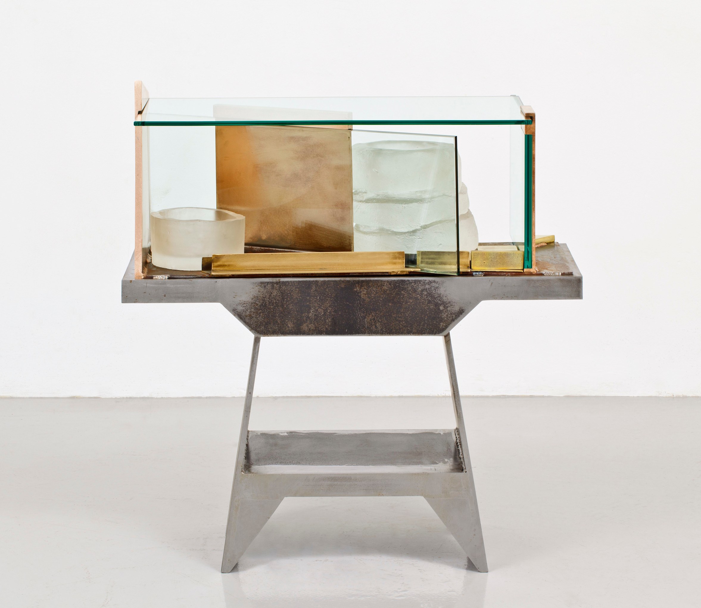 ANTHONY CARO Display