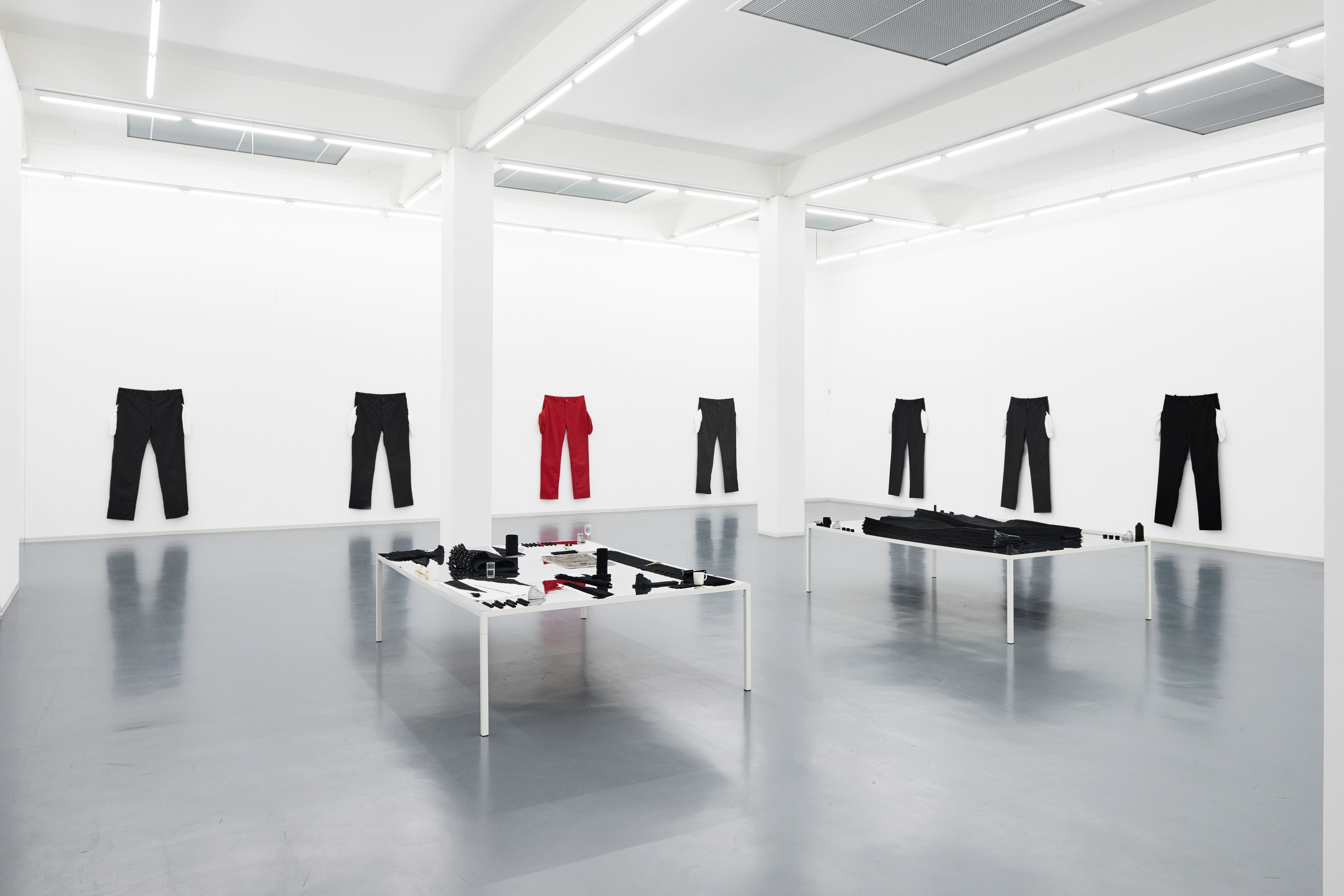 AMANDA ROSS-HO Installation view at Bonner Kunstverein, Bonn, Germany, 2017