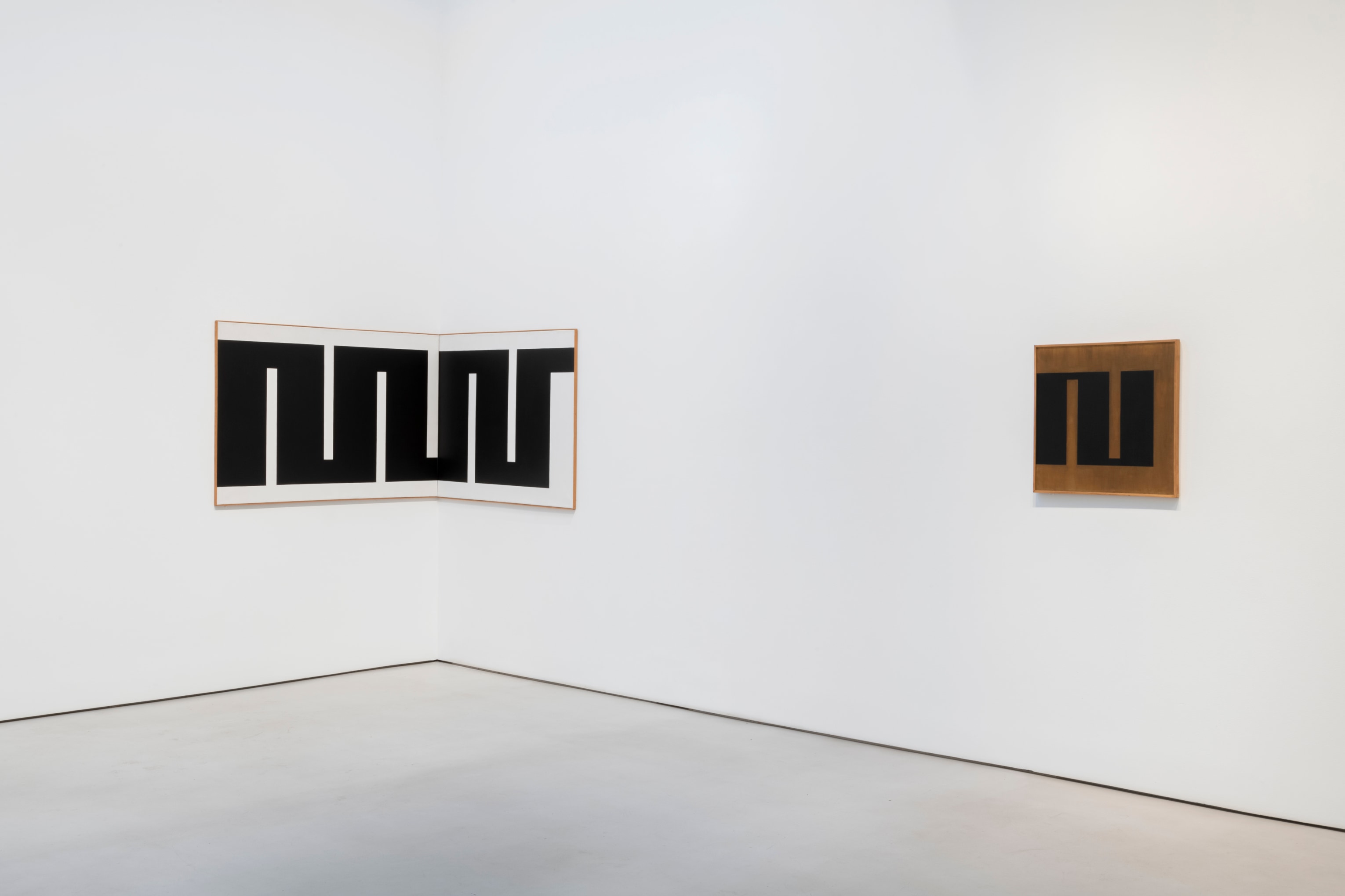 Installation view of Meander
