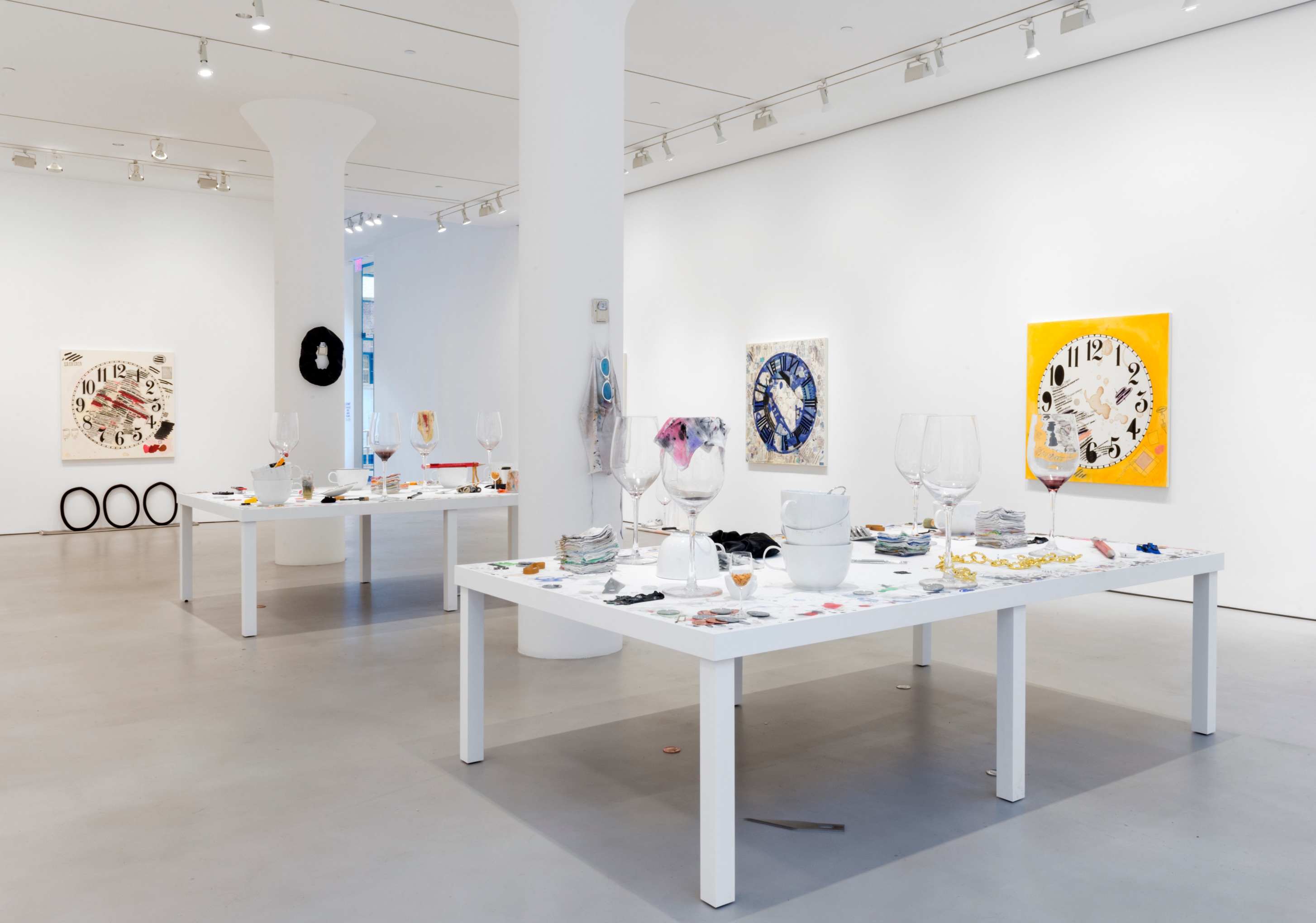 AMANDA ROSS-HO Installation view of&nbsp;MY PEN IS HUGE&nbsp;at Mitchell-Innes &amp;amp; Nash, New York, 2017