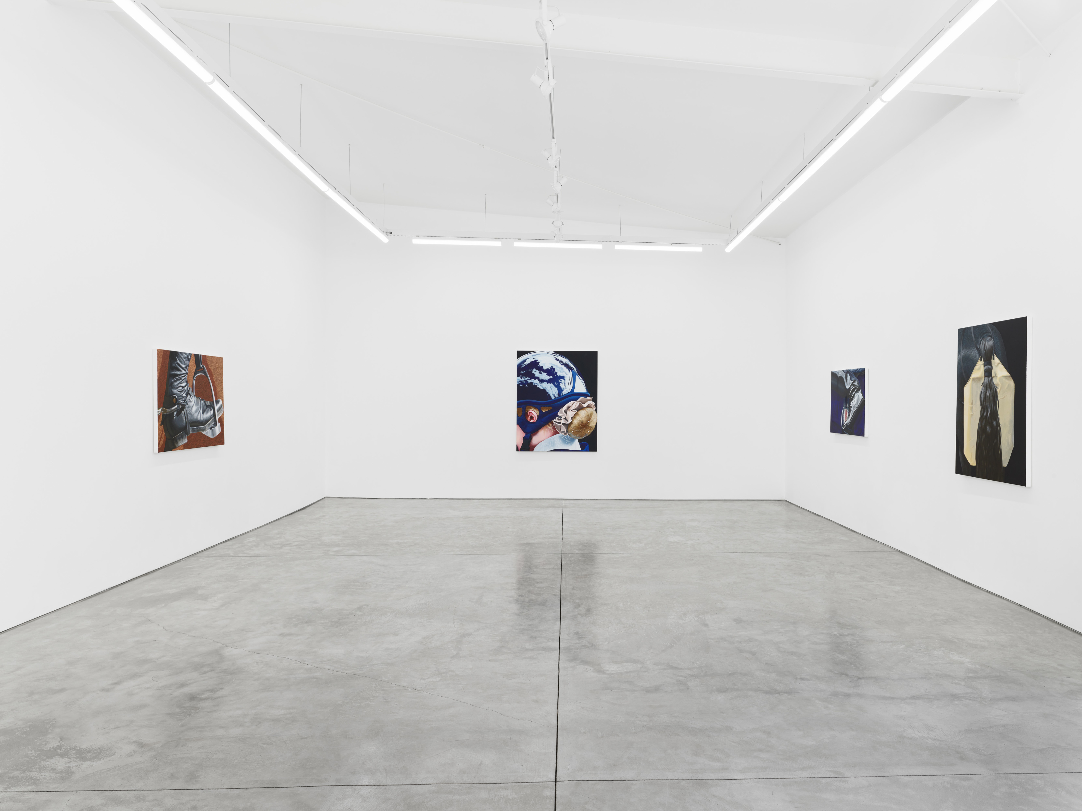 Sarah Miska, Swept, installation view, 2022