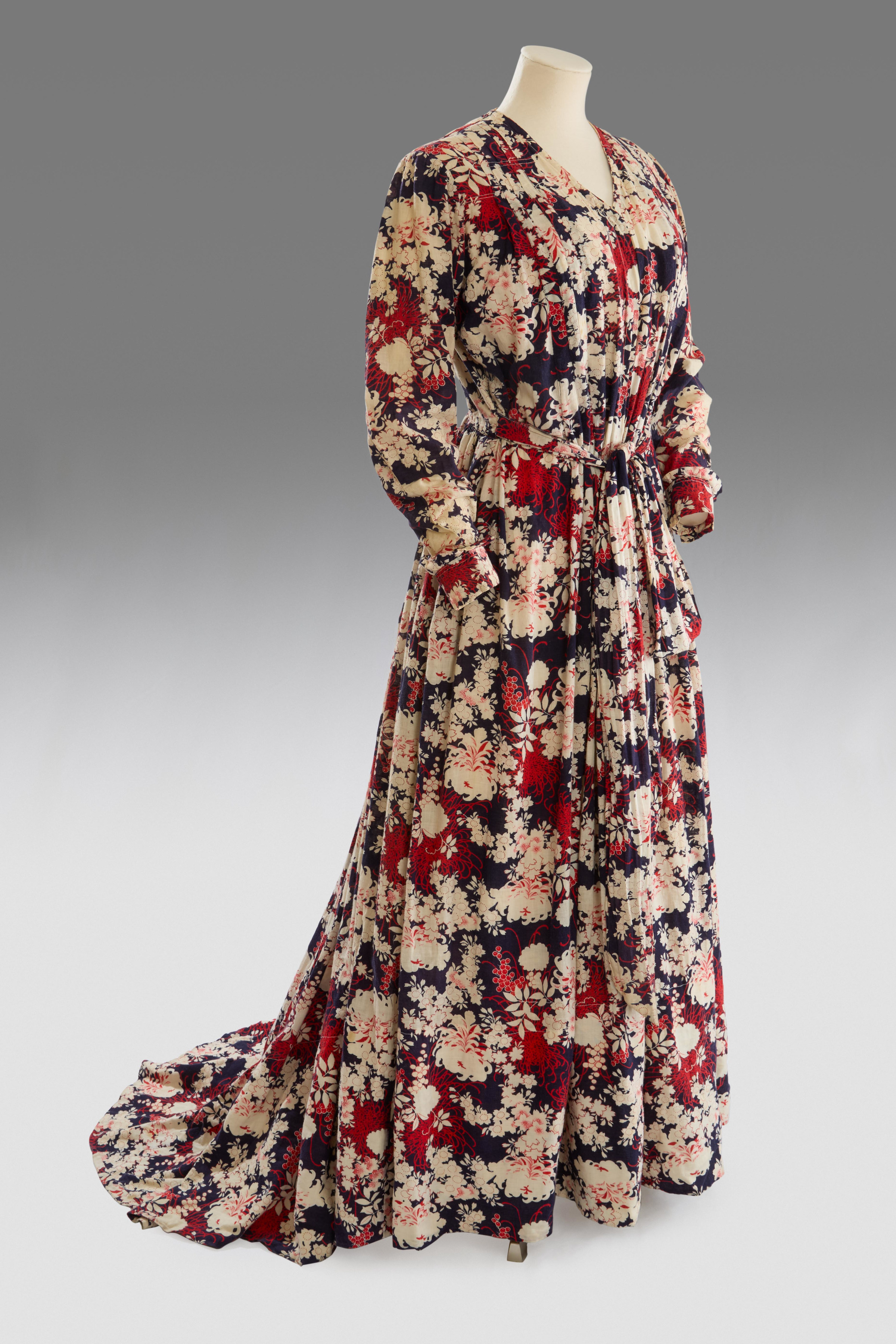 Cotton housedress, ca. 1914