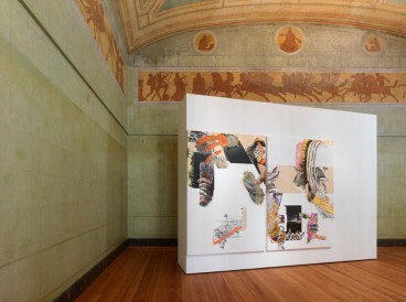 Installation view of&nbsp;Pia Fries: Madder rhizome Luisenkupper, 2011, Staatliche Kunsthalle Karlsruhe, Gr&uuml;ner Saal.