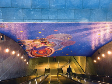 Bailey translated her mandalas into mosaics for&nbsp;Funktional Vibrations&nbsp;(2015) in New York City&rsquo;s 34th Street Hudson Yards transit station. Photos by Paulette Young.