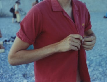 Samuel Laurence Cunnane, Un jeune homme s'habille sur une plage et autres images