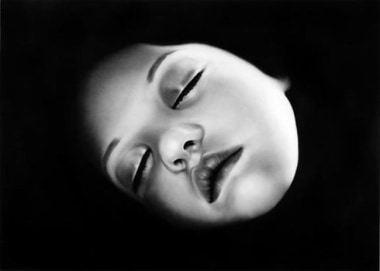 Untitled (Isabella), 2007. Charcoal on paper, 70 x 96 inches (image) (177.8 x 243.8 cm); 74-1/2 x 100-1/2 inches (frame) (186.7 x 252.7 cm). MP D-800