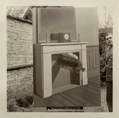 Ren&eacute; Magritte - Ren&eacute; Magritte et &quot;La Dur&eacute;e Poignard&eacute;e&quot; (1938), Bruxelles,&nbsp;1938&nbsp; ; Bruce Silverstein Gallery