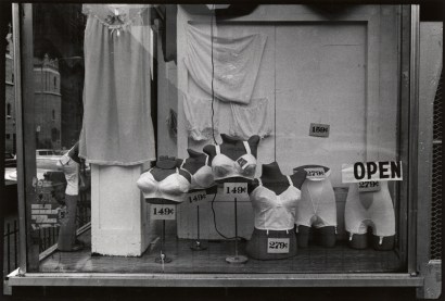 Shawn W. Walker (b. 1940), 122nd St. / 7th Ave., 1960s