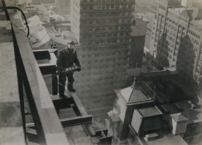 E. O. Hopp&eacute; -  Construction of Lincoln Liberty Building, Philadelphia, 1926  | Bruce Silverstein Gallery
