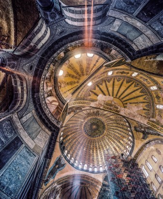 Ahmet Ertuğ - Hagia Sophia, Istanbul, 2014 Chromogenic print ; Bruce Silverstein Gallery